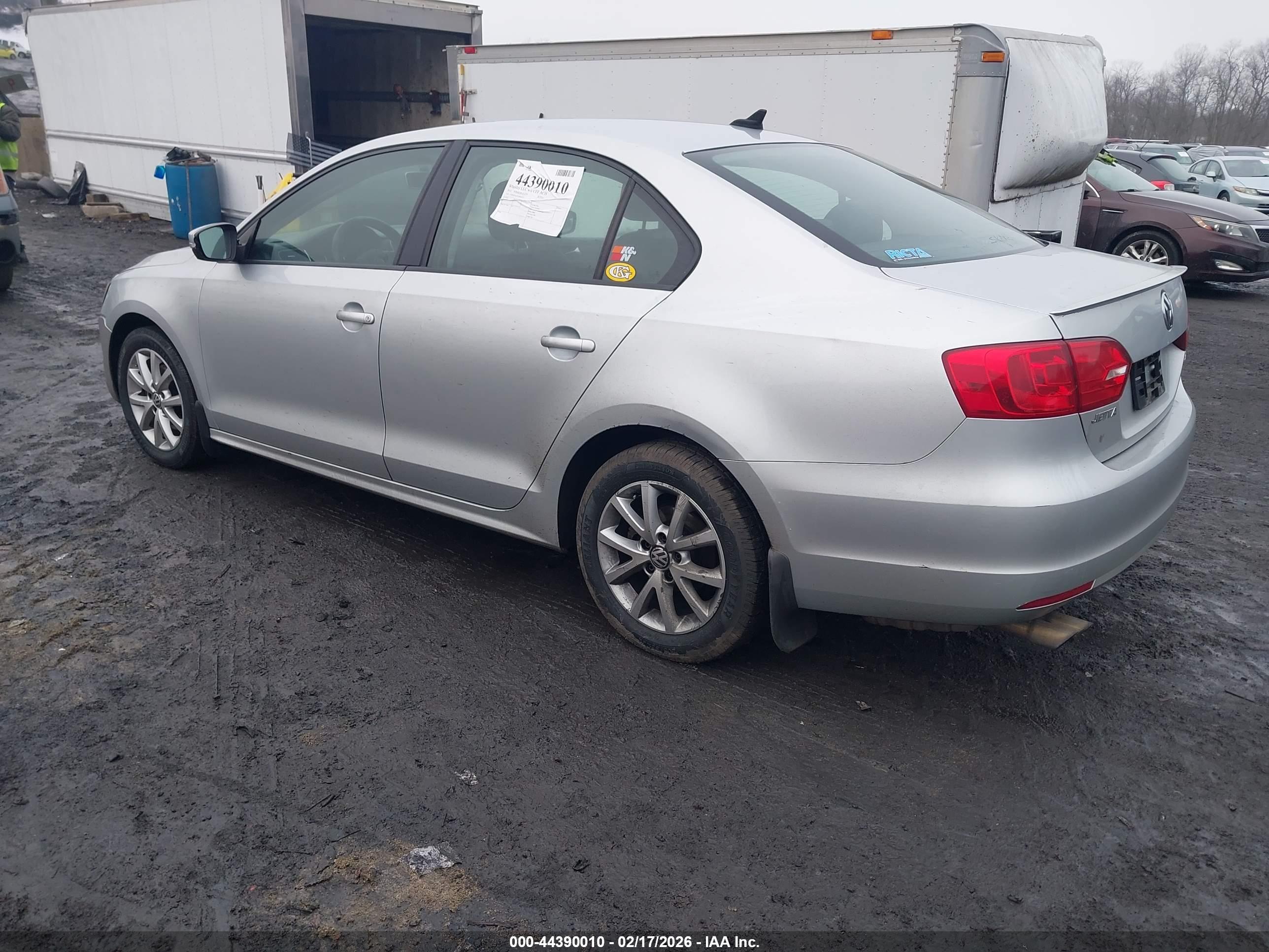 VOLKSWAGEN JETTA image 3