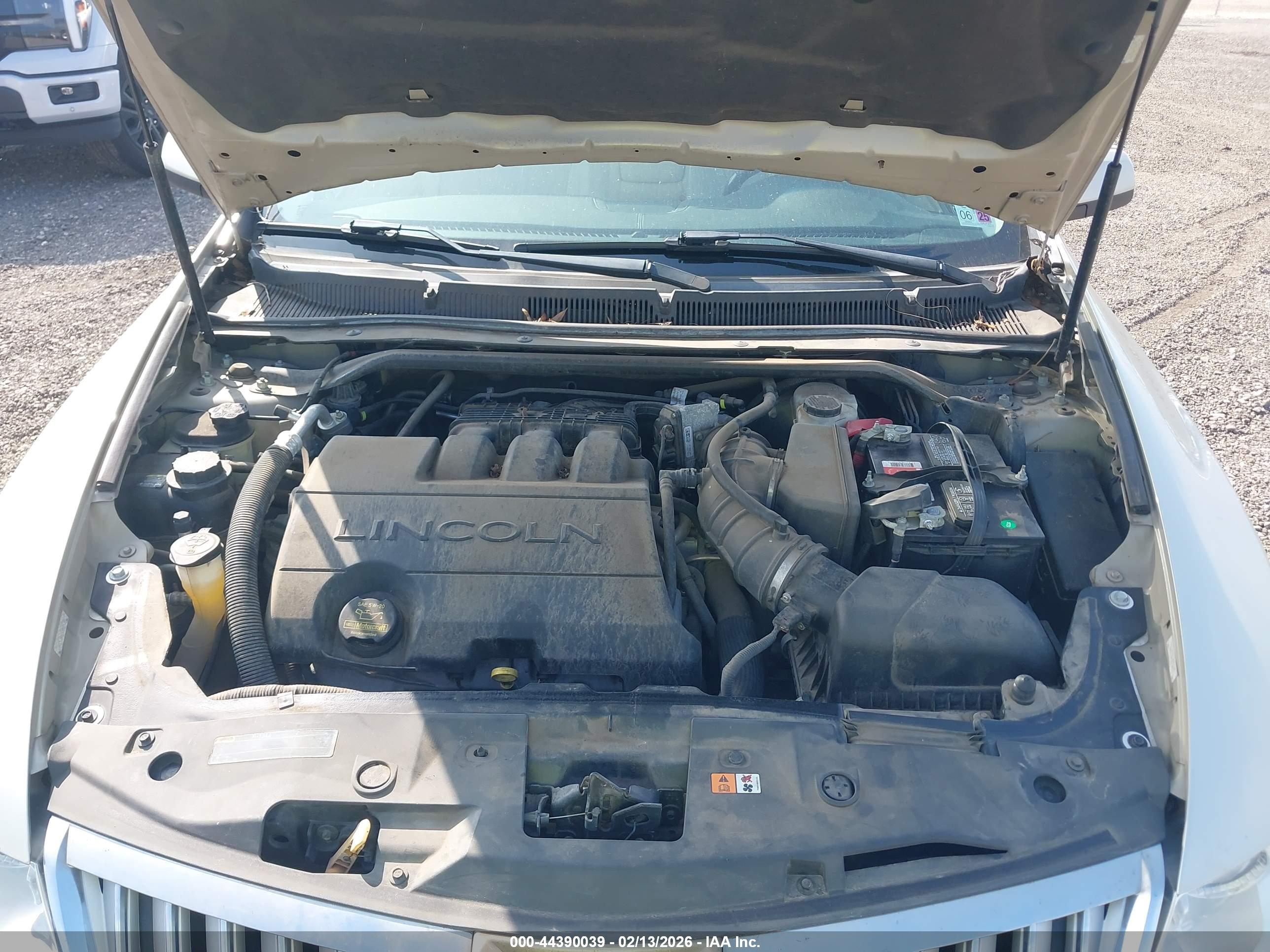 LINCOLN MKS image 10