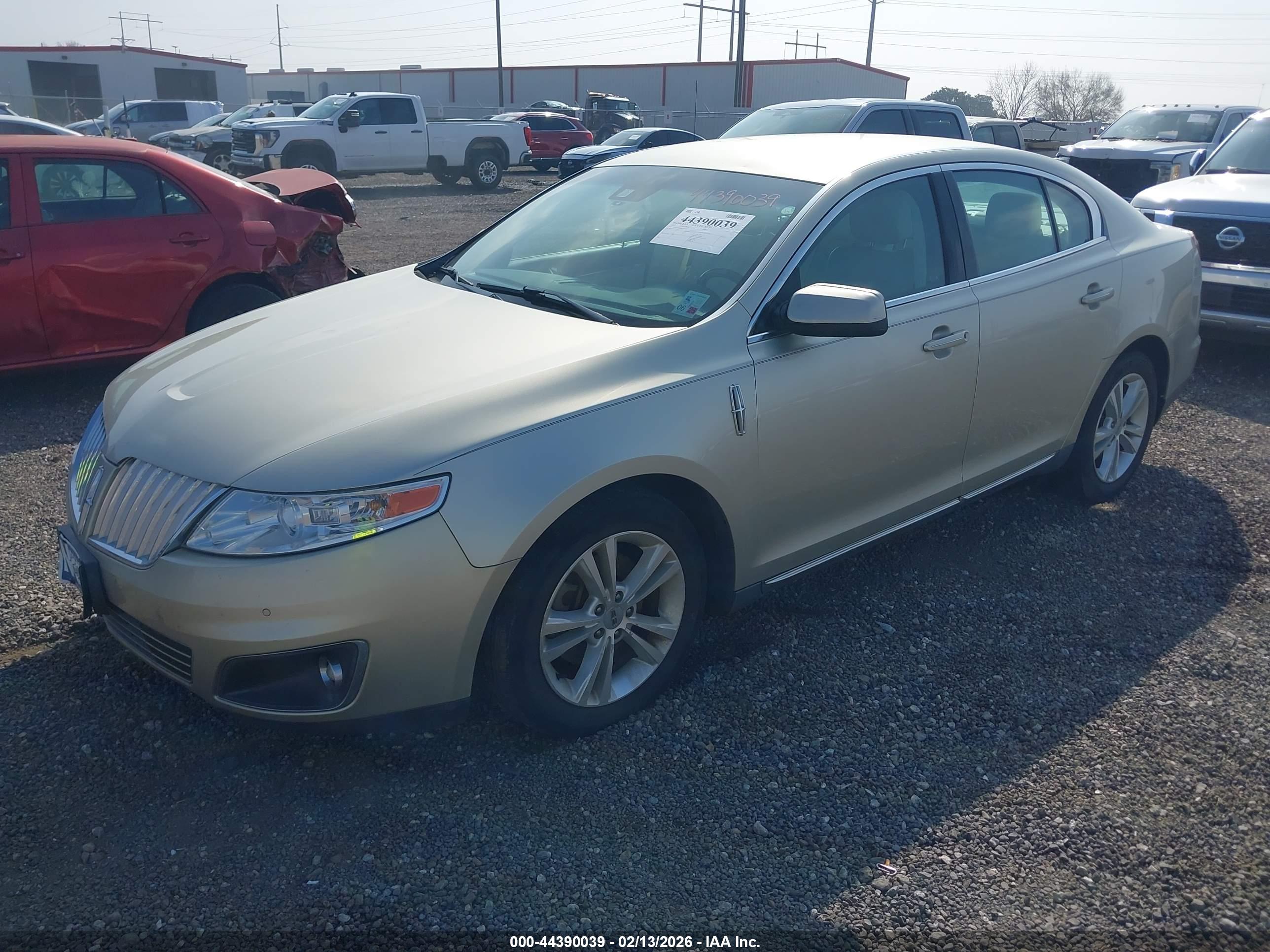 LINCOLN MKS image 2