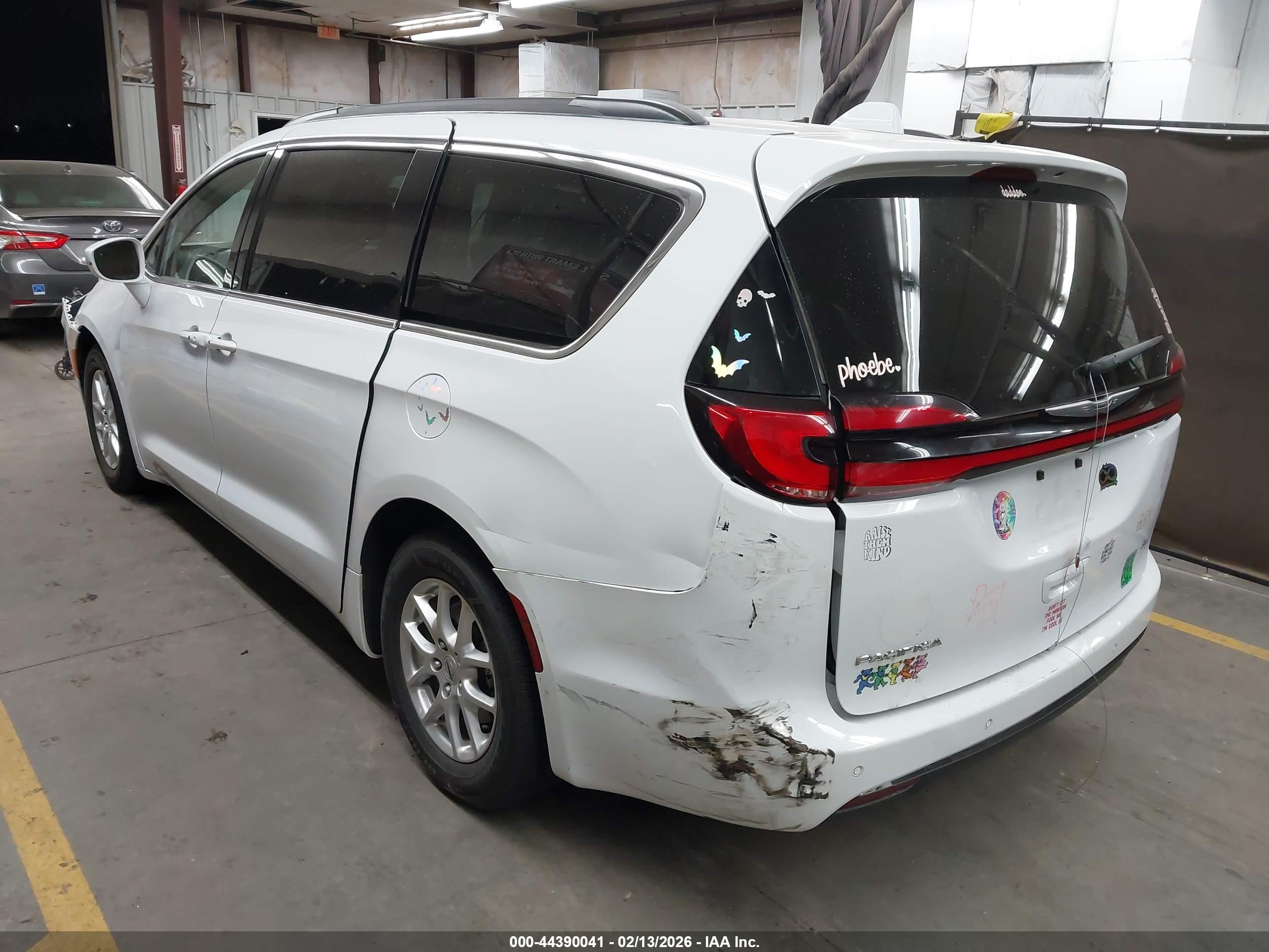 CHRYSLER PACIFICA image 3