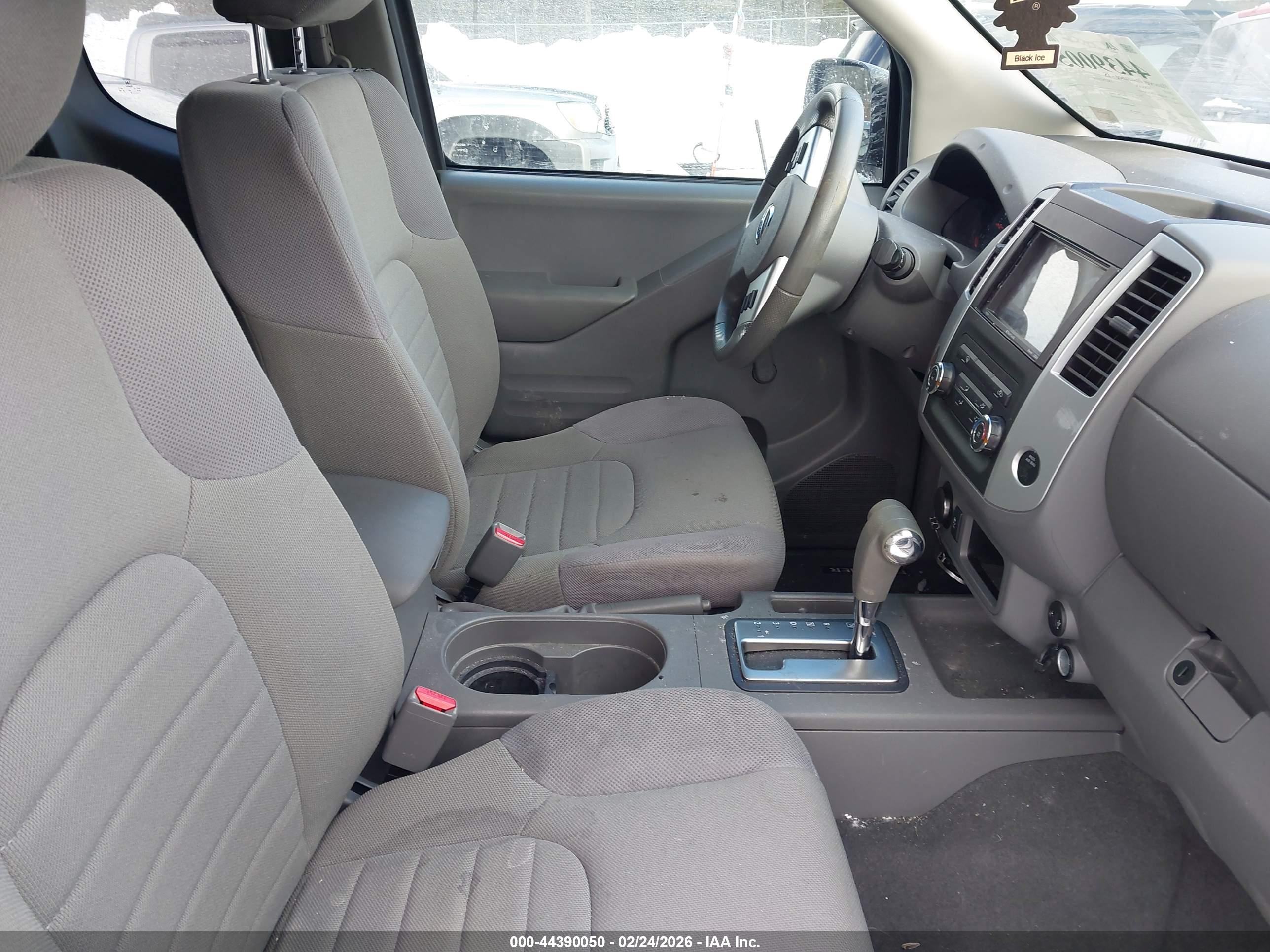 NISSAN FRONTIER image 5