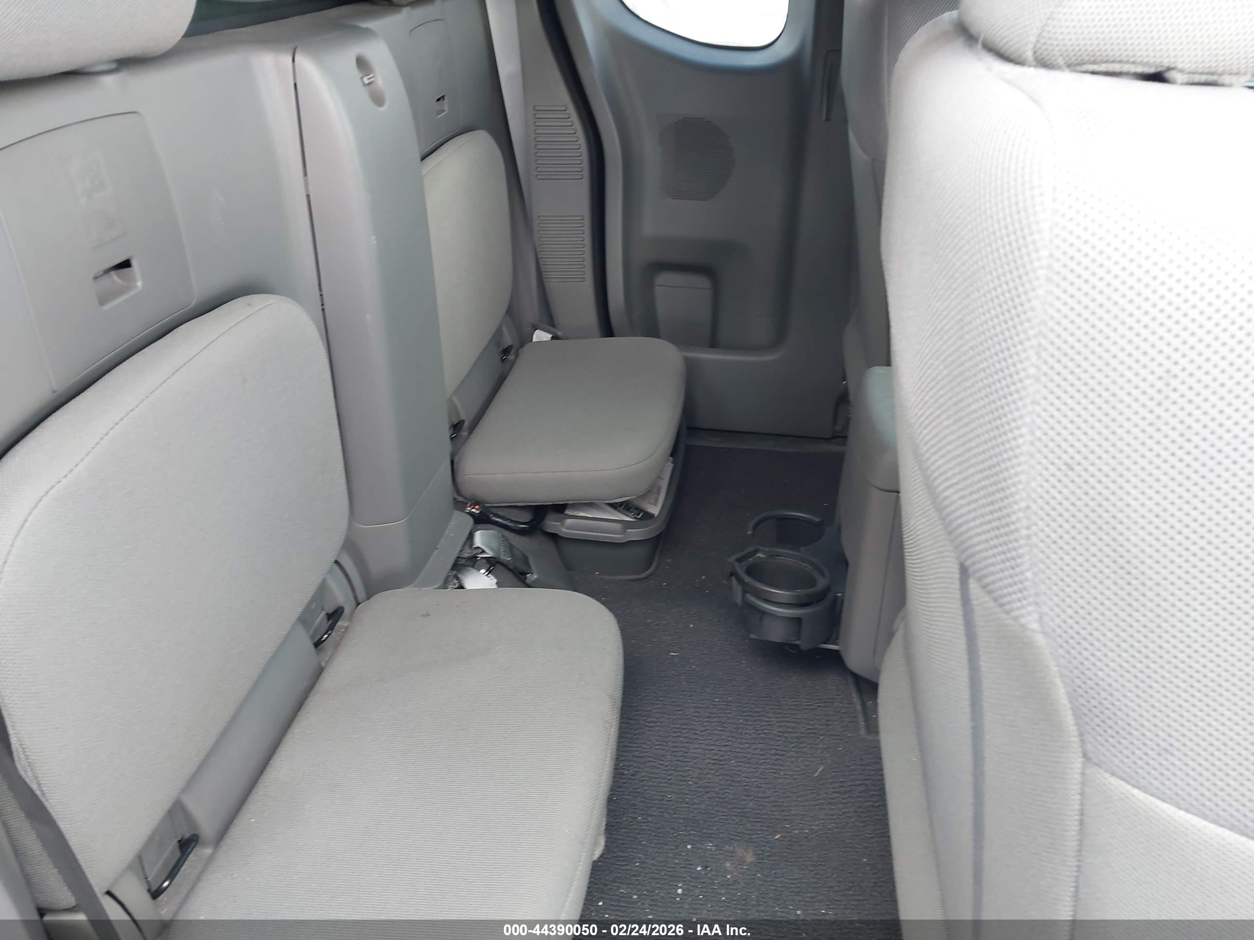 NISSAN FRONTIER image 8