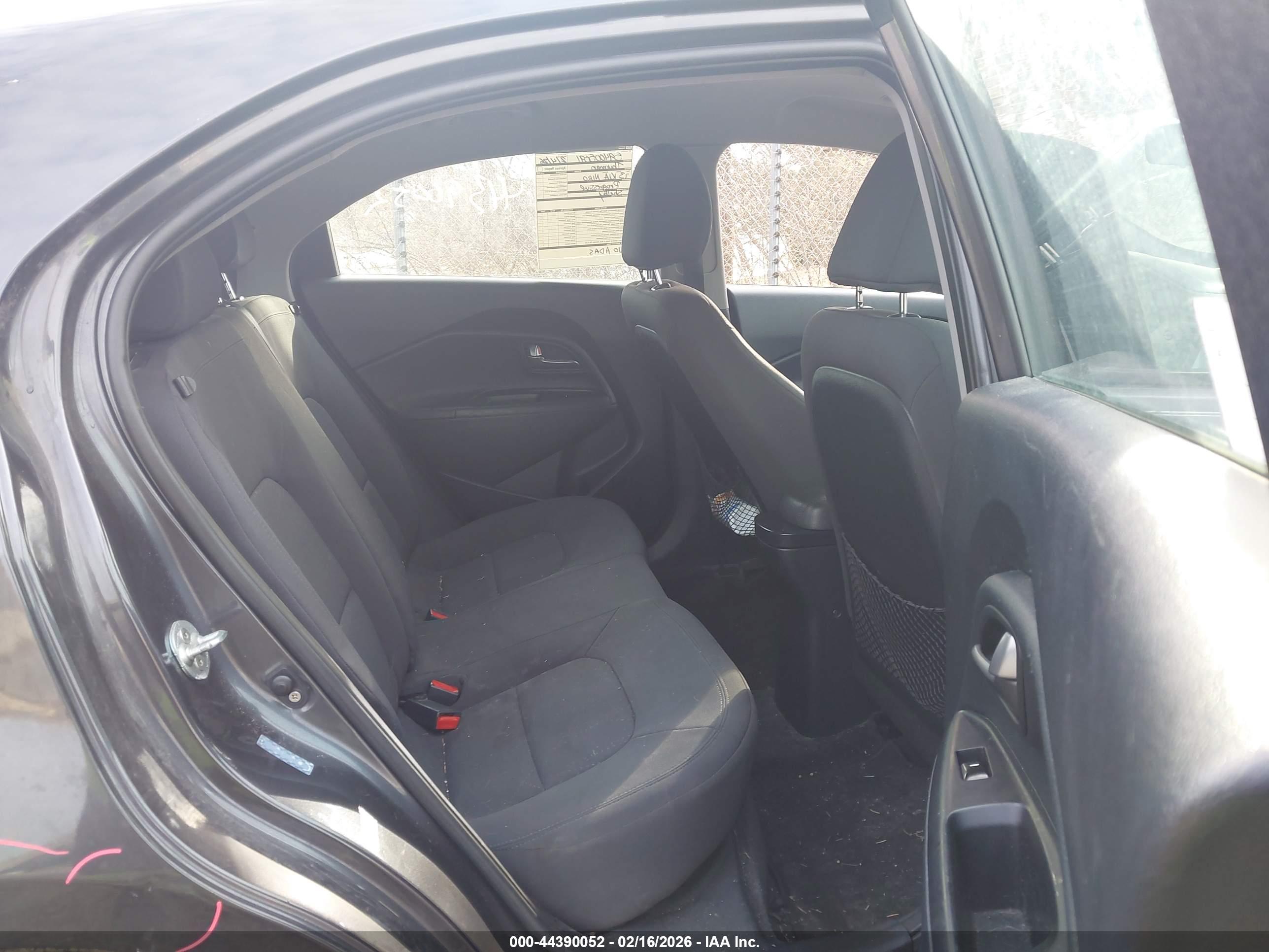 KIA RIO image 8