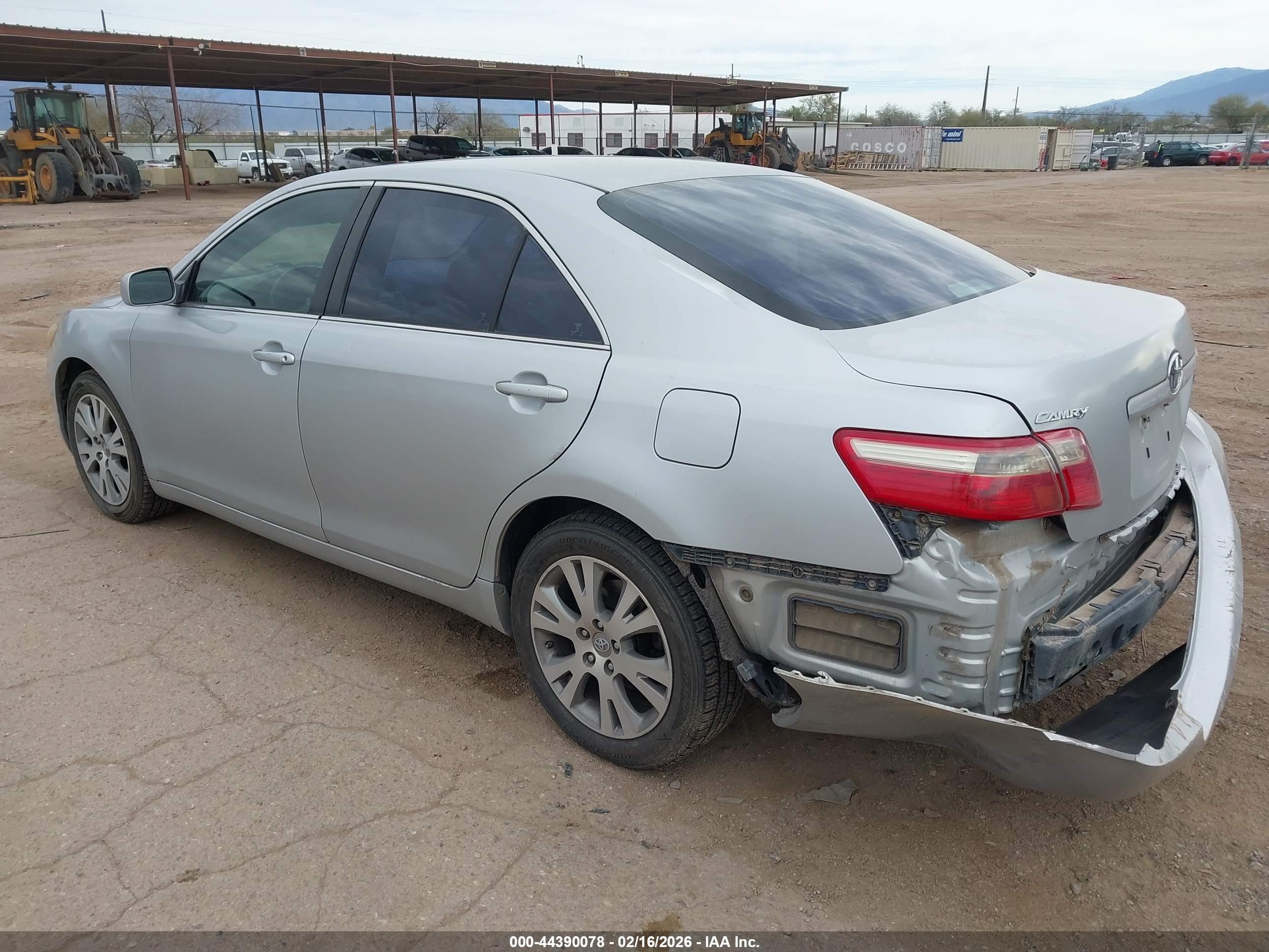 TOYOTA CAMRY image 3