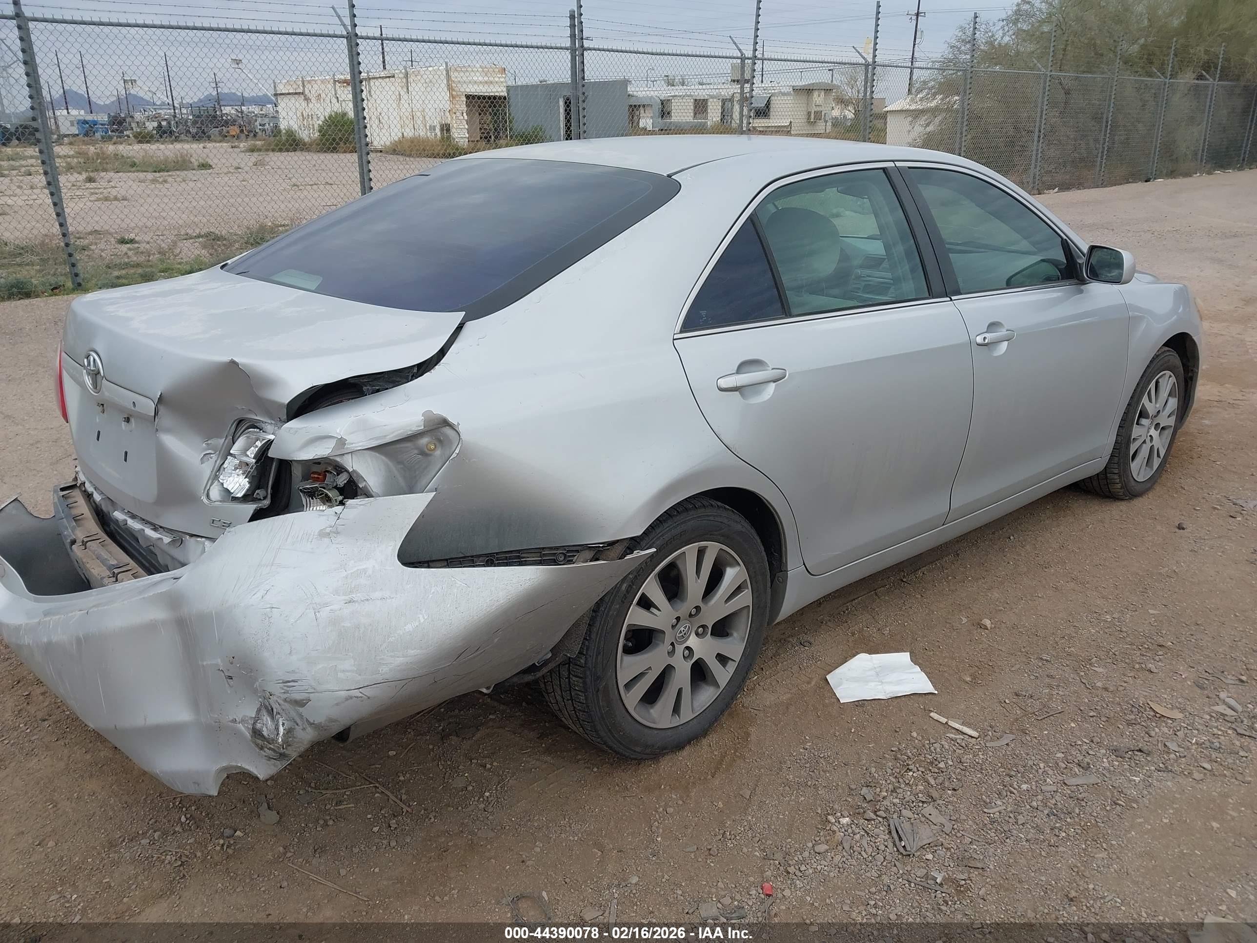 TOYOTA CAMRY image 4