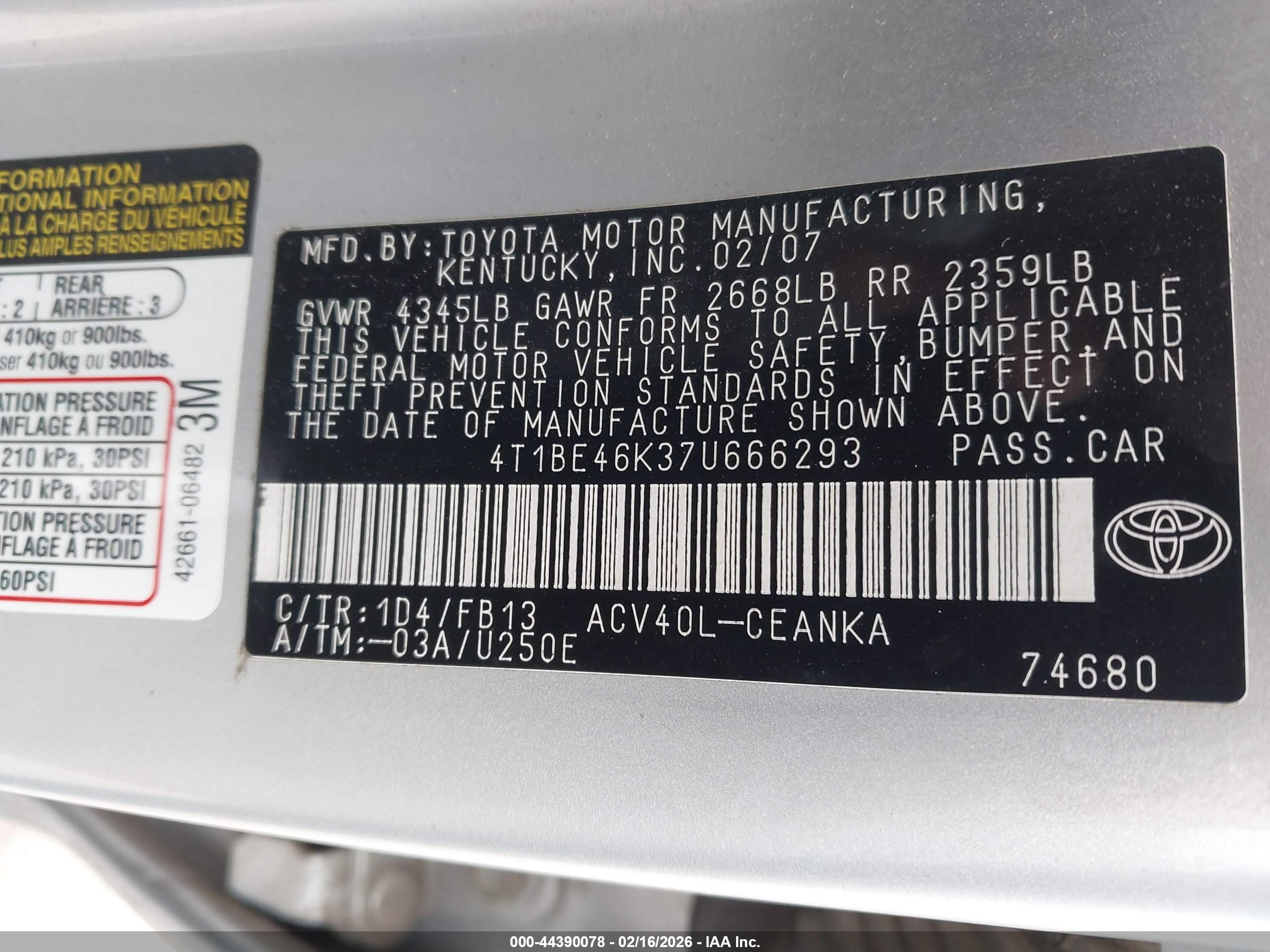 TOYOTA CAMRY image 9