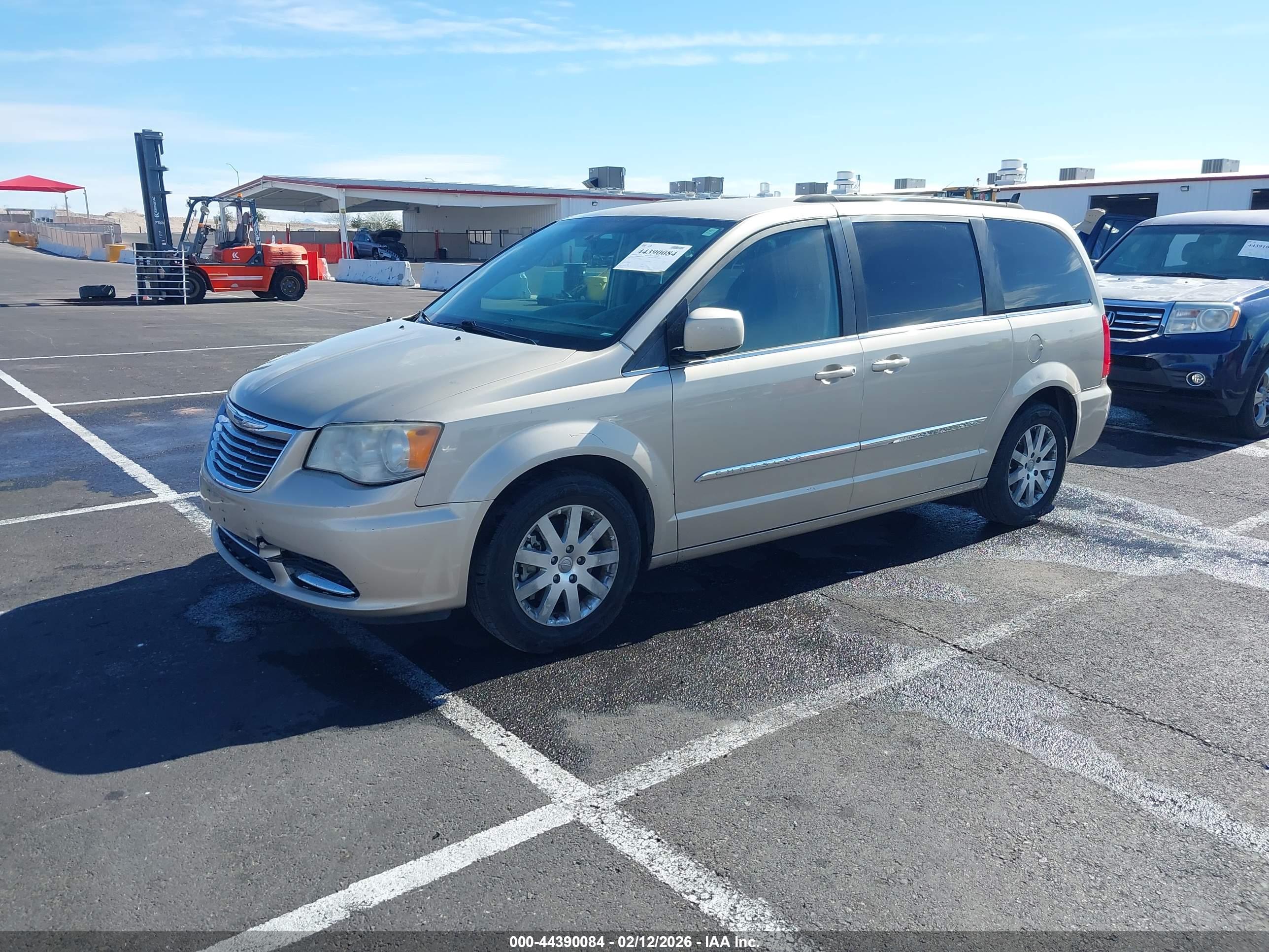 CHRYSLER TOWN image 2