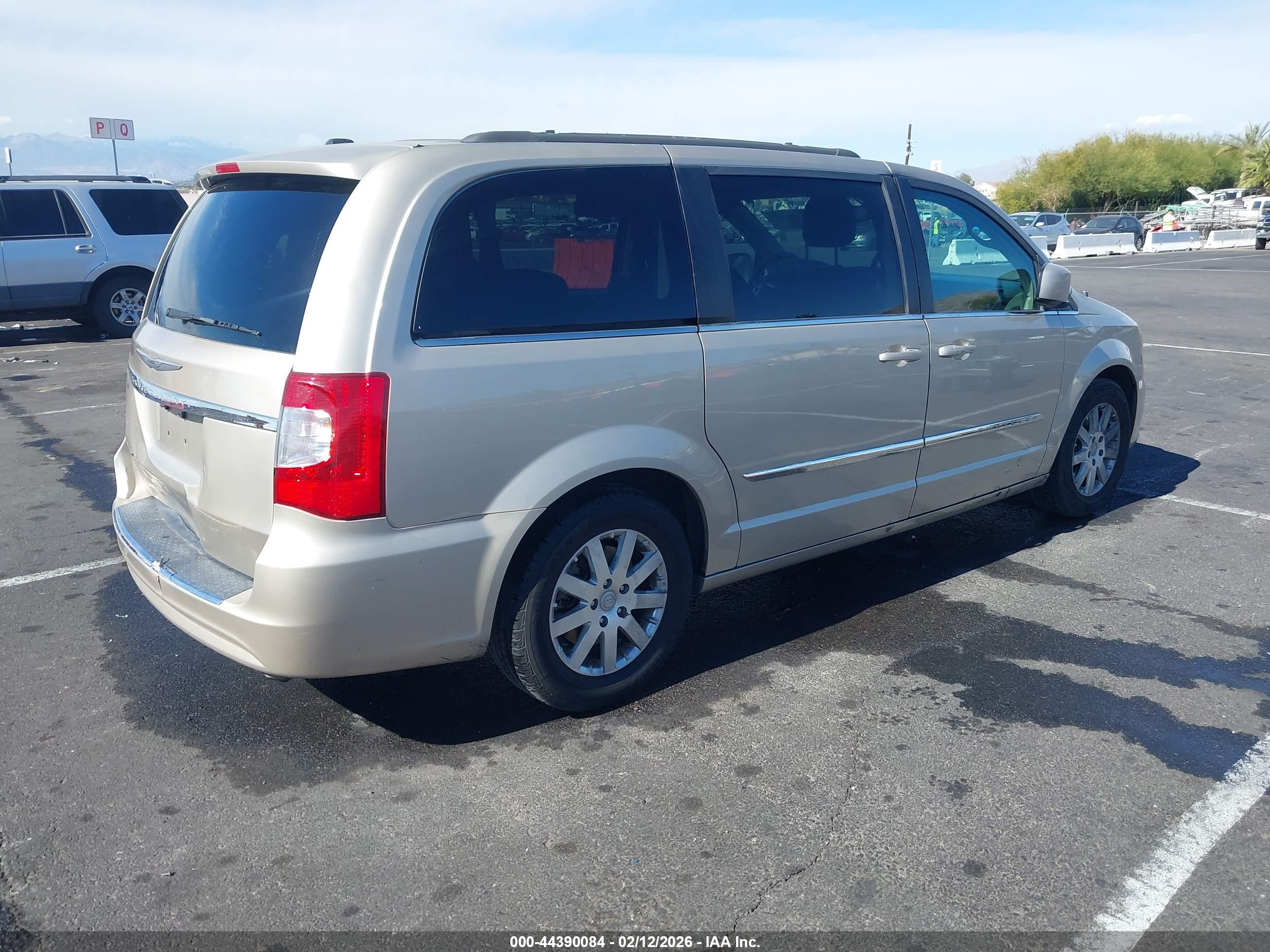CHRYSLER TOWN image 4