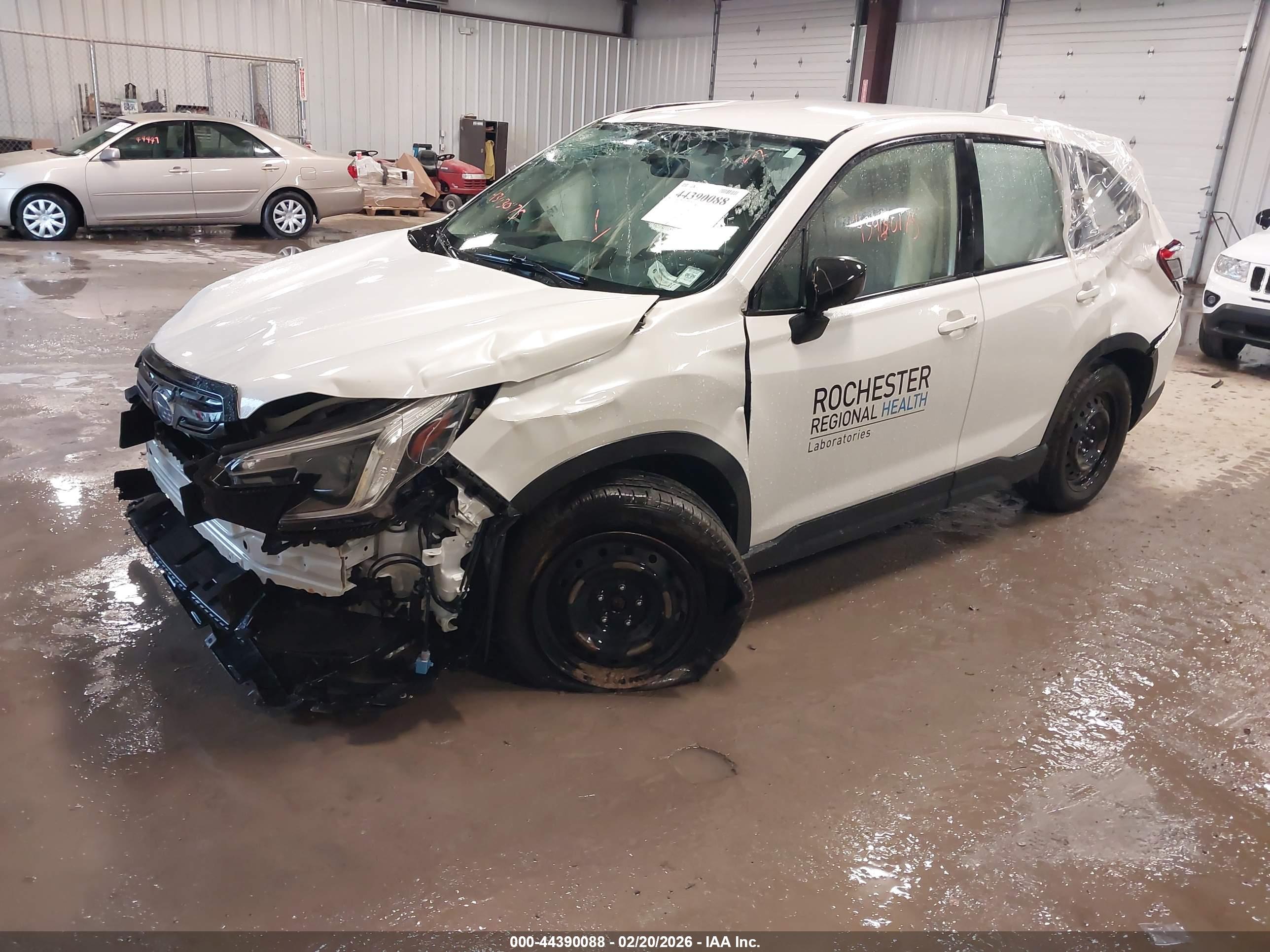 SUBARU FORESTER image 2