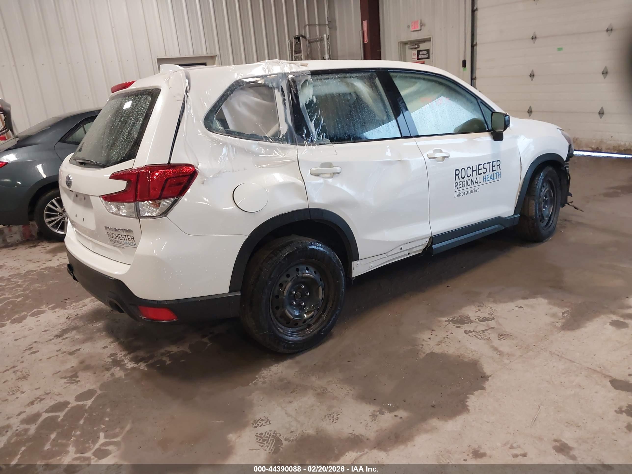 SUBARU FORESTER image 4