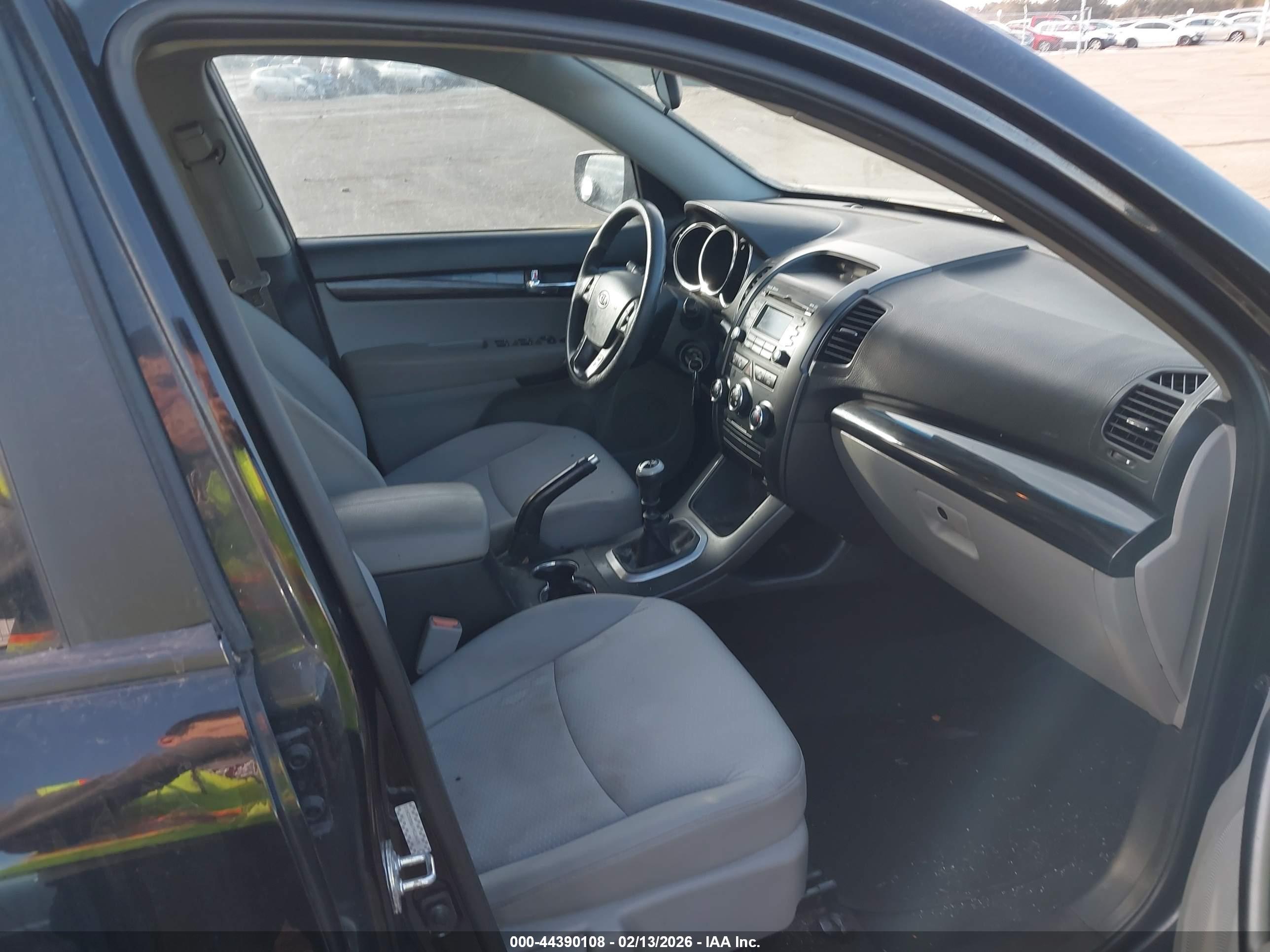 KIA SORENTO image 5
