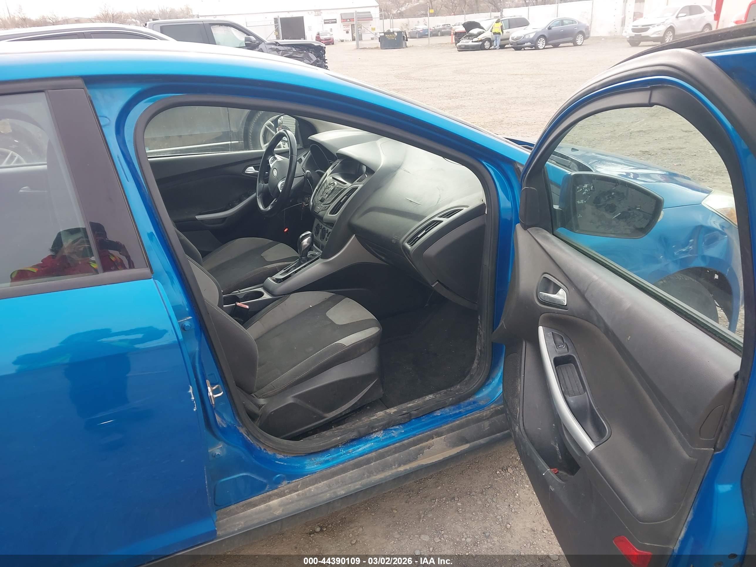 FORD FOCUS image 5