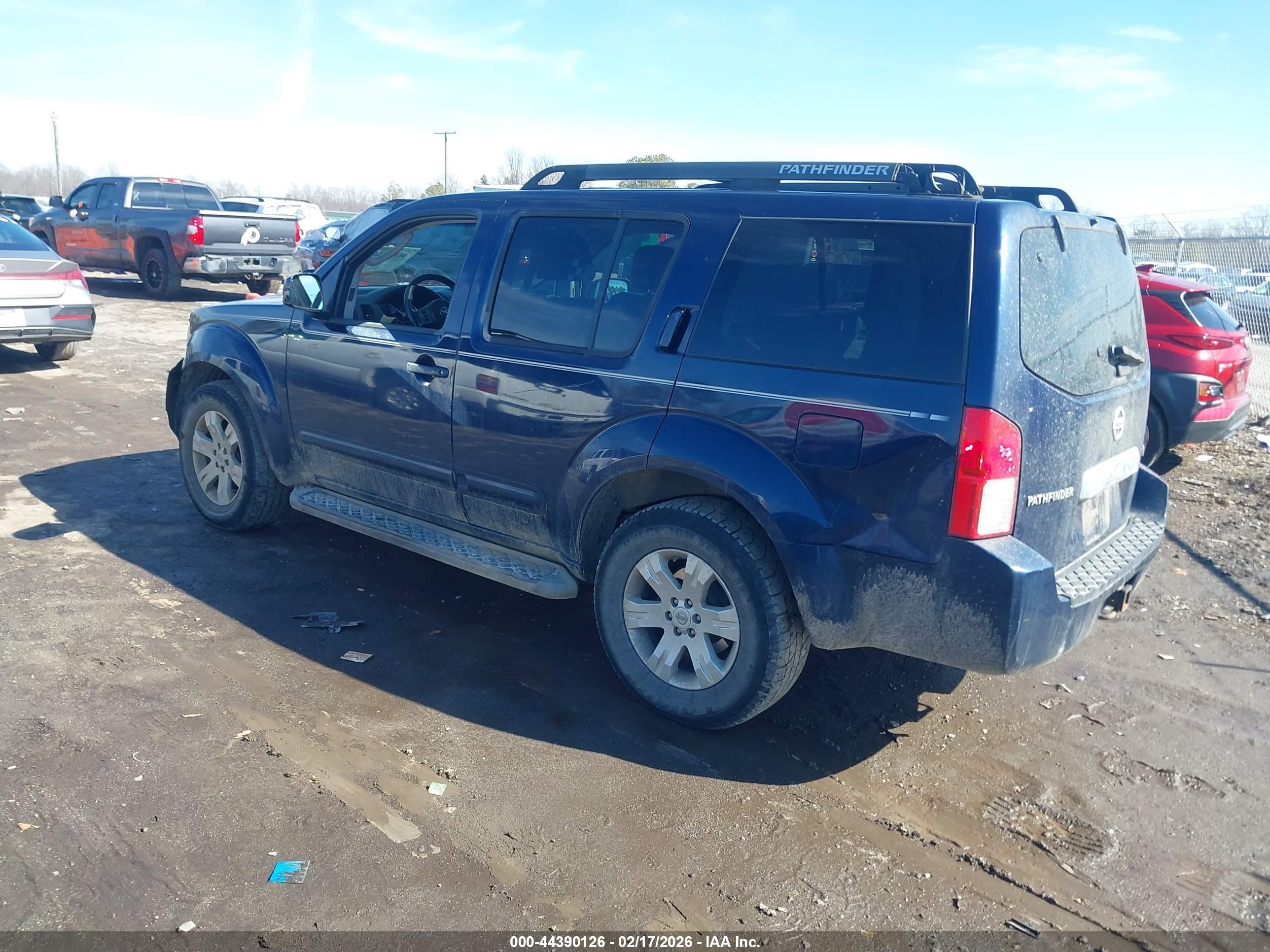NISSAN PATHFINDER image 3