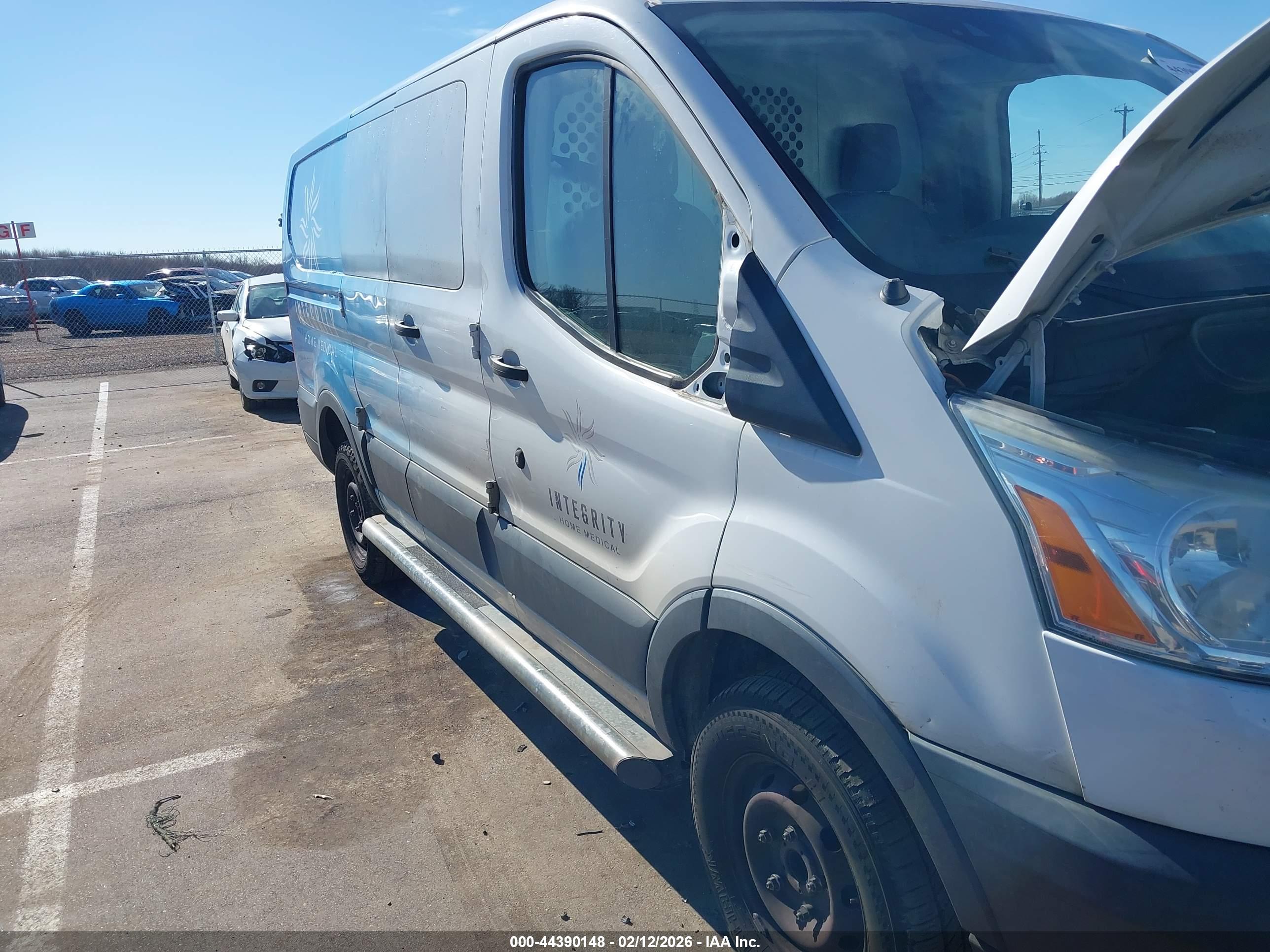 FORD TRANSIT-250 image 6