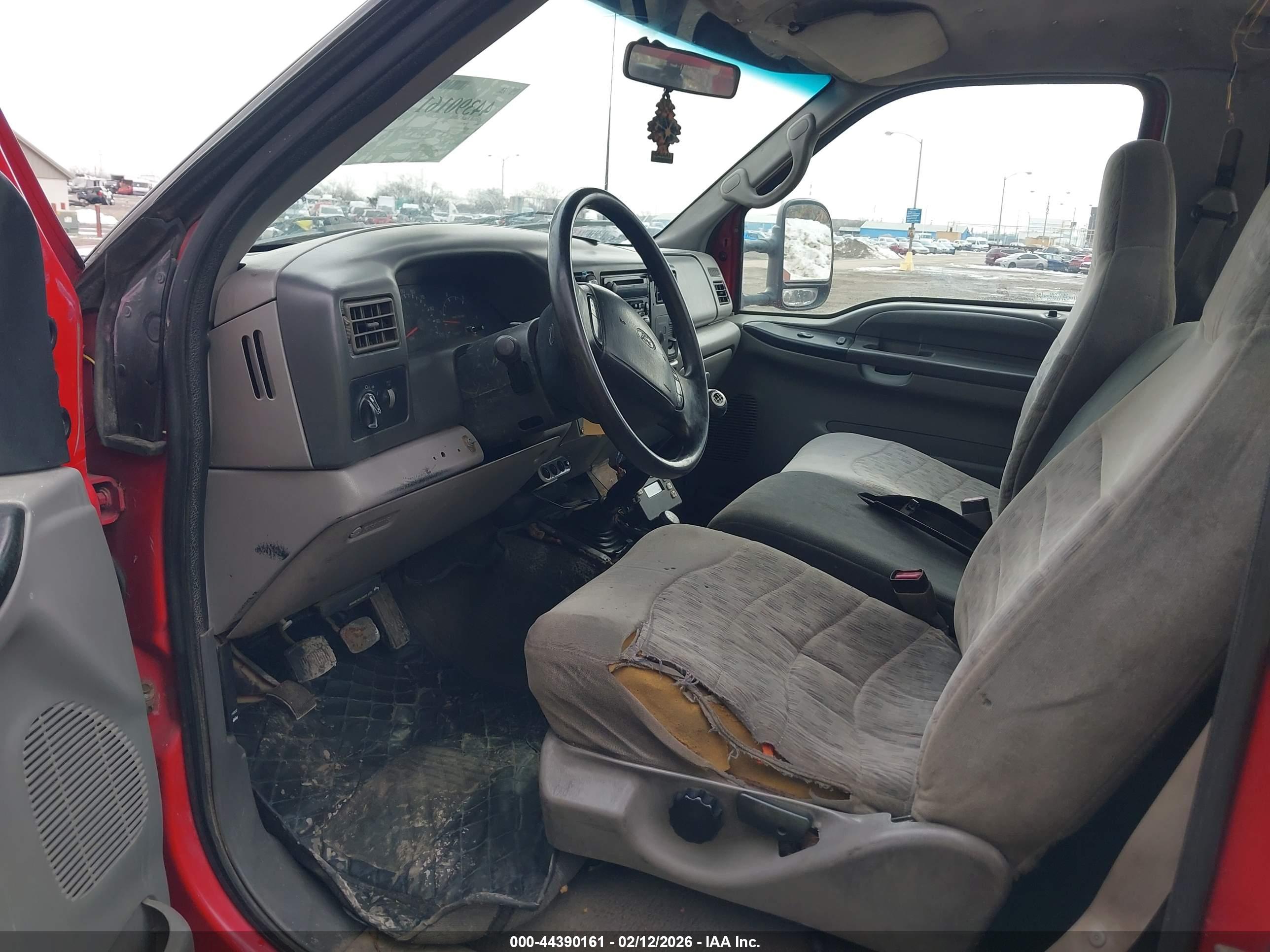 FORD F-550 image 8
