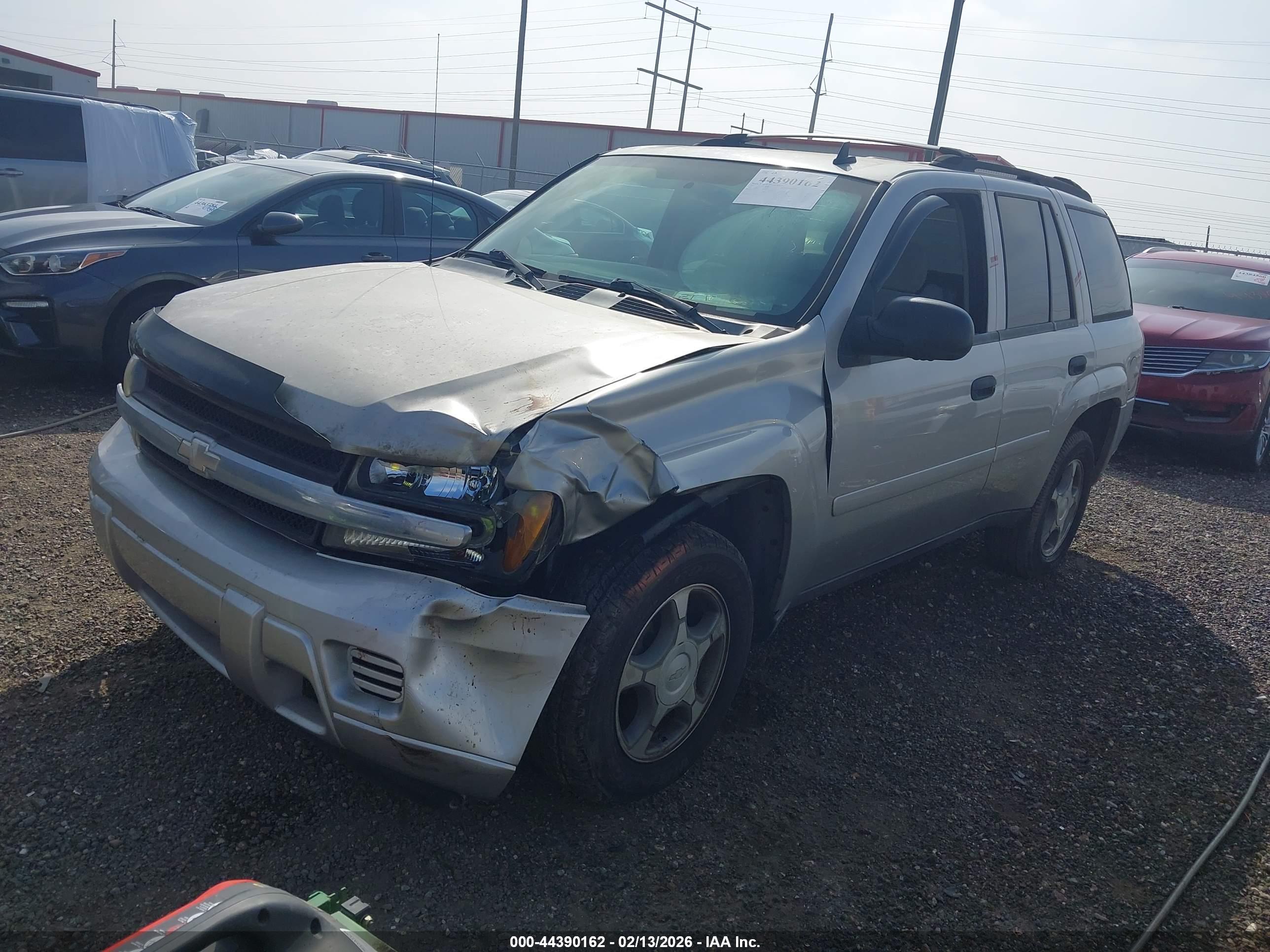 CHEVROLET TRAILBLAZER image 2