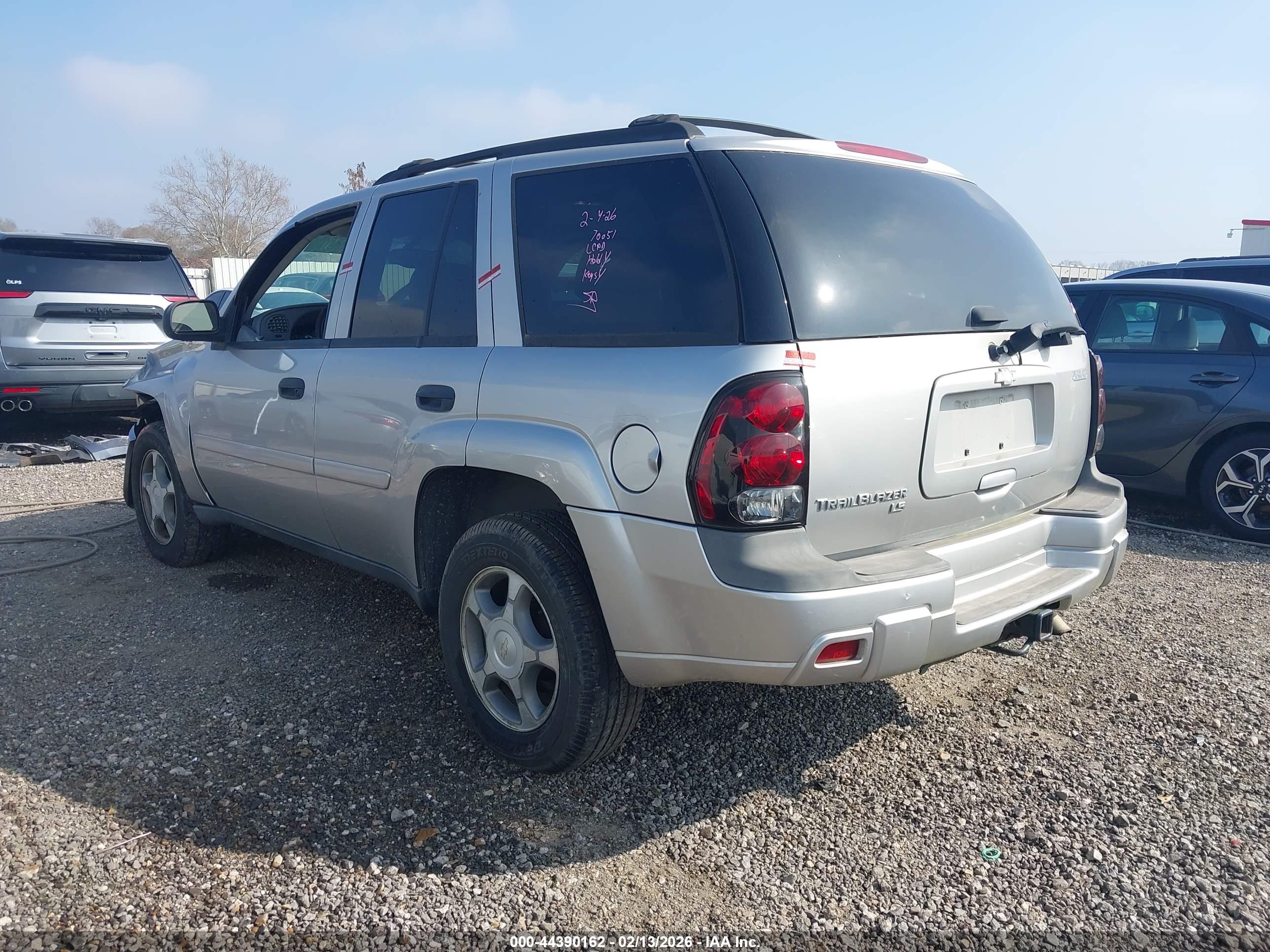 CHEVROLET TRAILBLAZER image 3