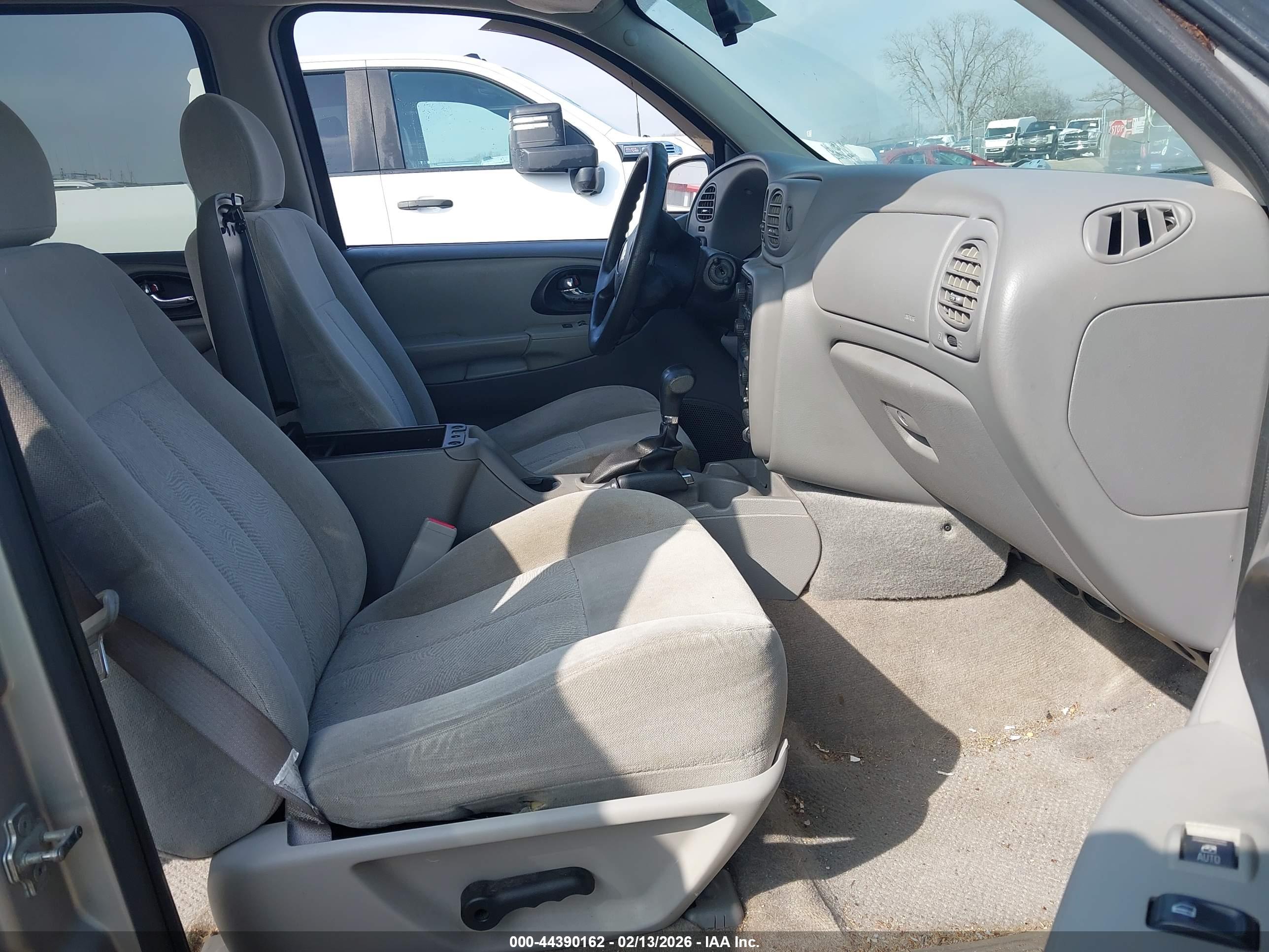 CHEVROLET TRAILBLAZER image 5