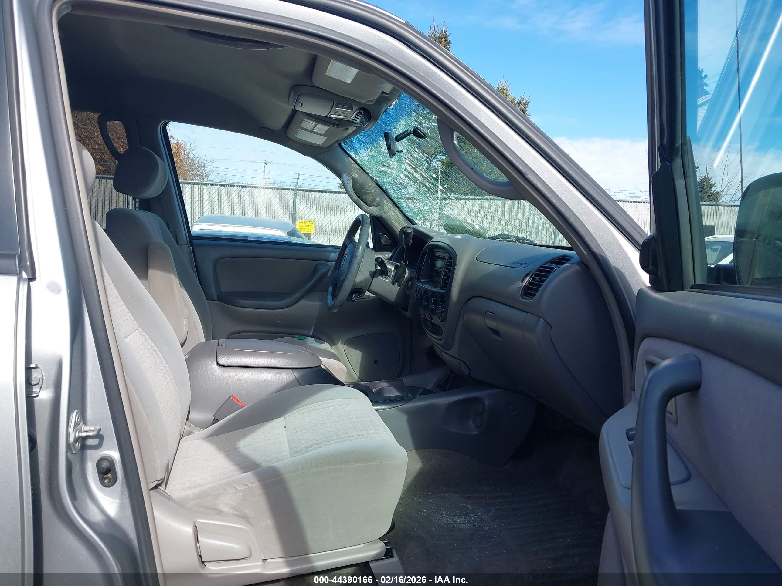 TOYOTA TUNDRA image 5
