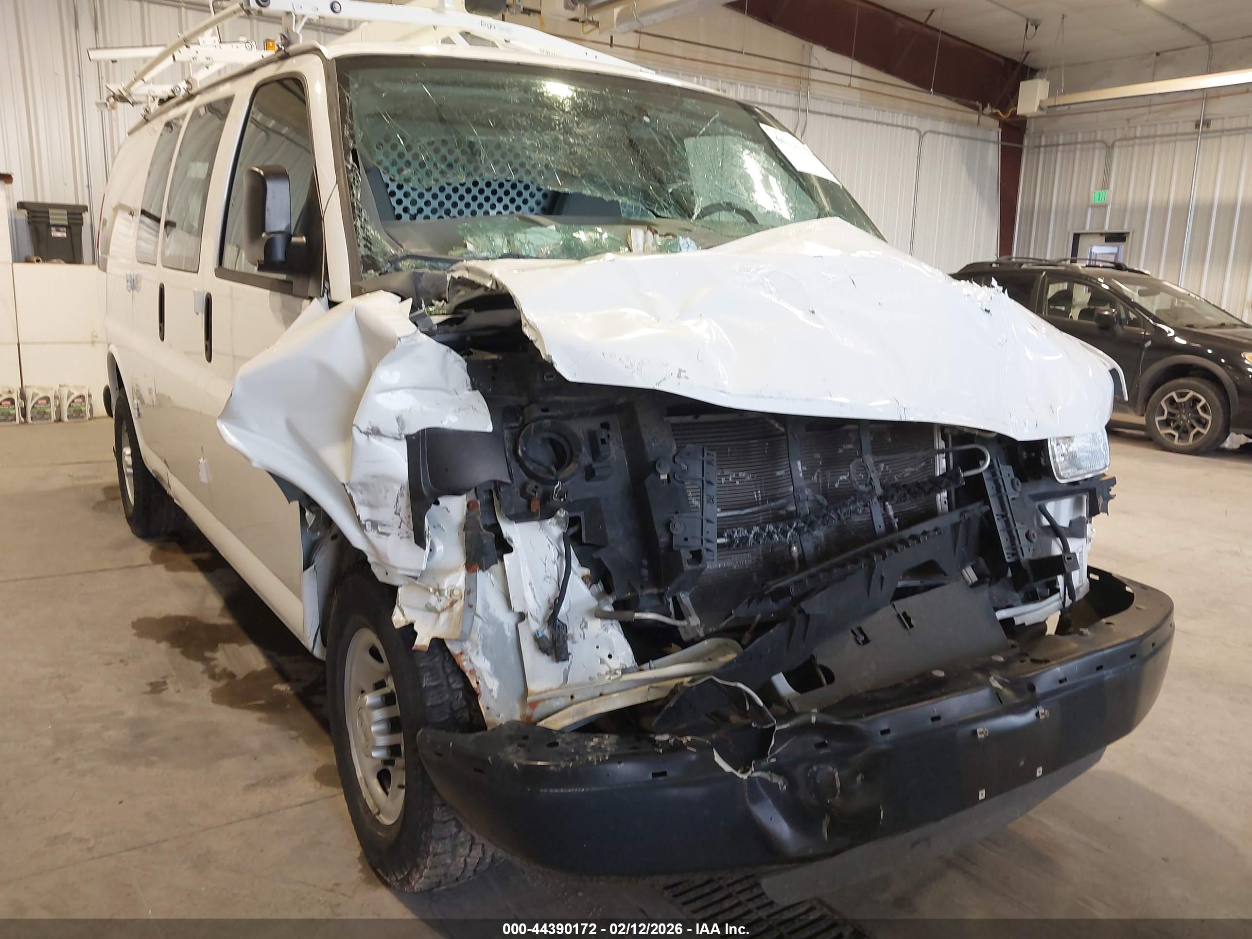 CHEVROLET EXPRESS image 6