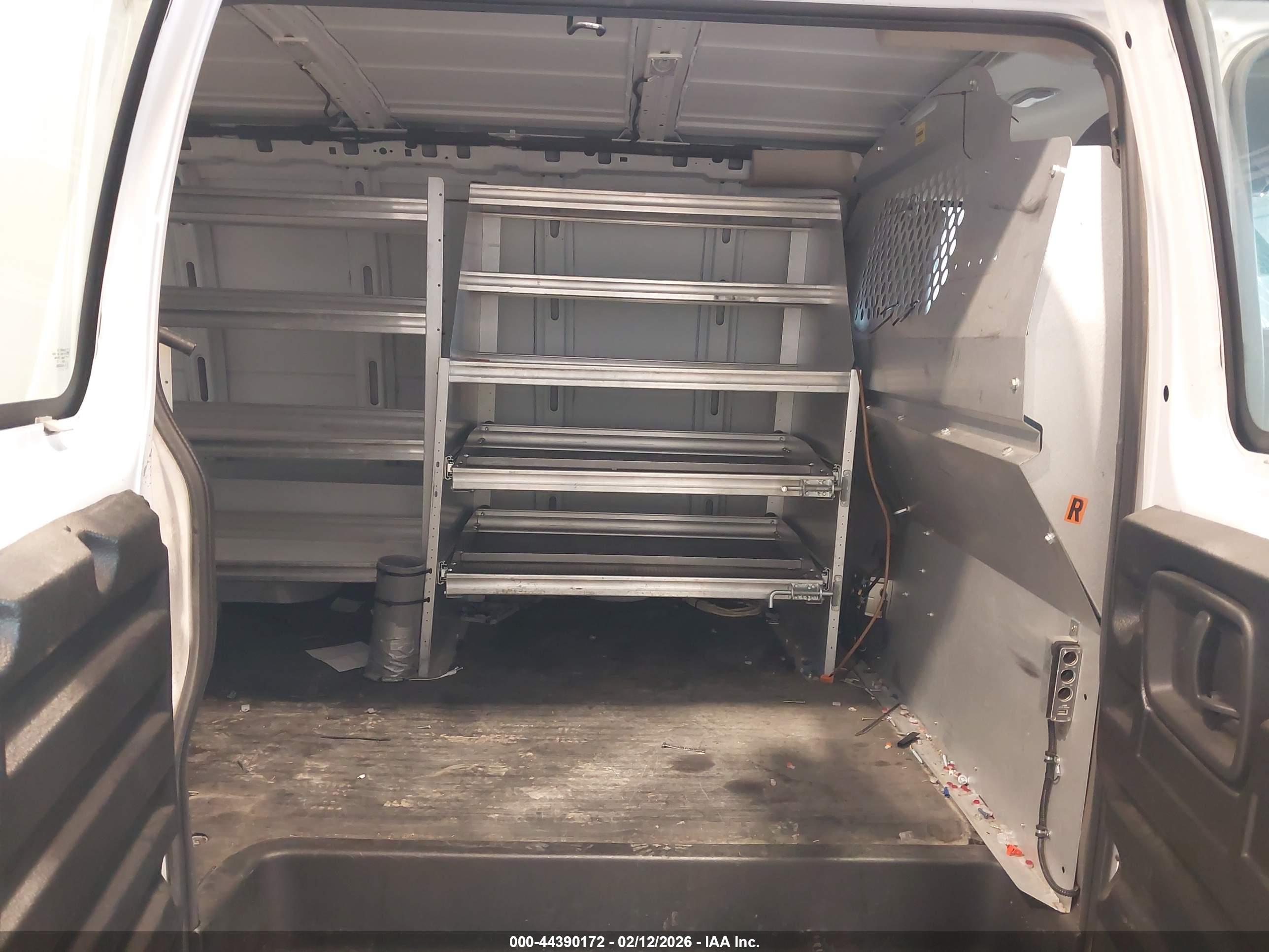 CHEVROLET EXPRESS image 8