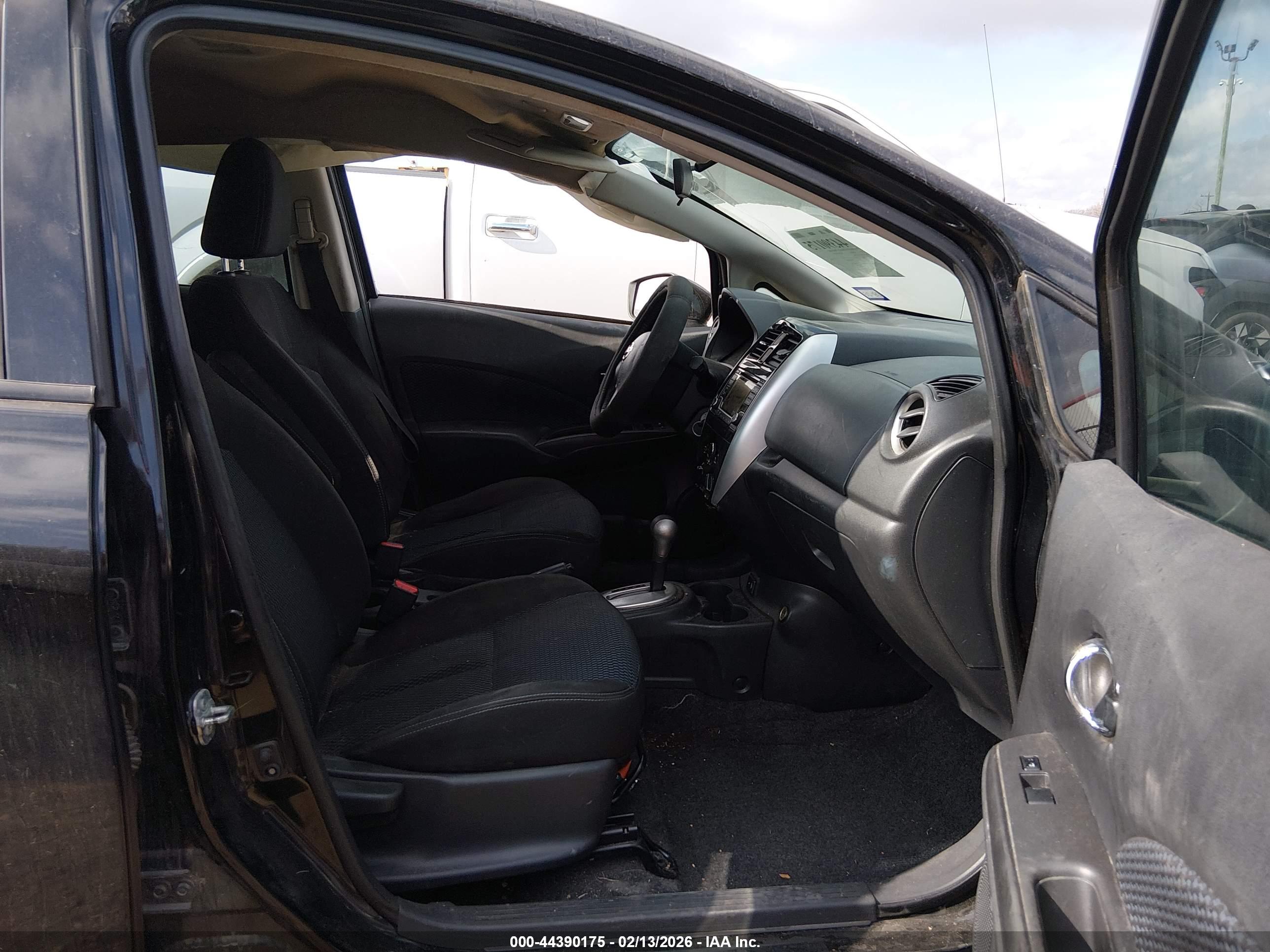 NISSAN VERSA image 5