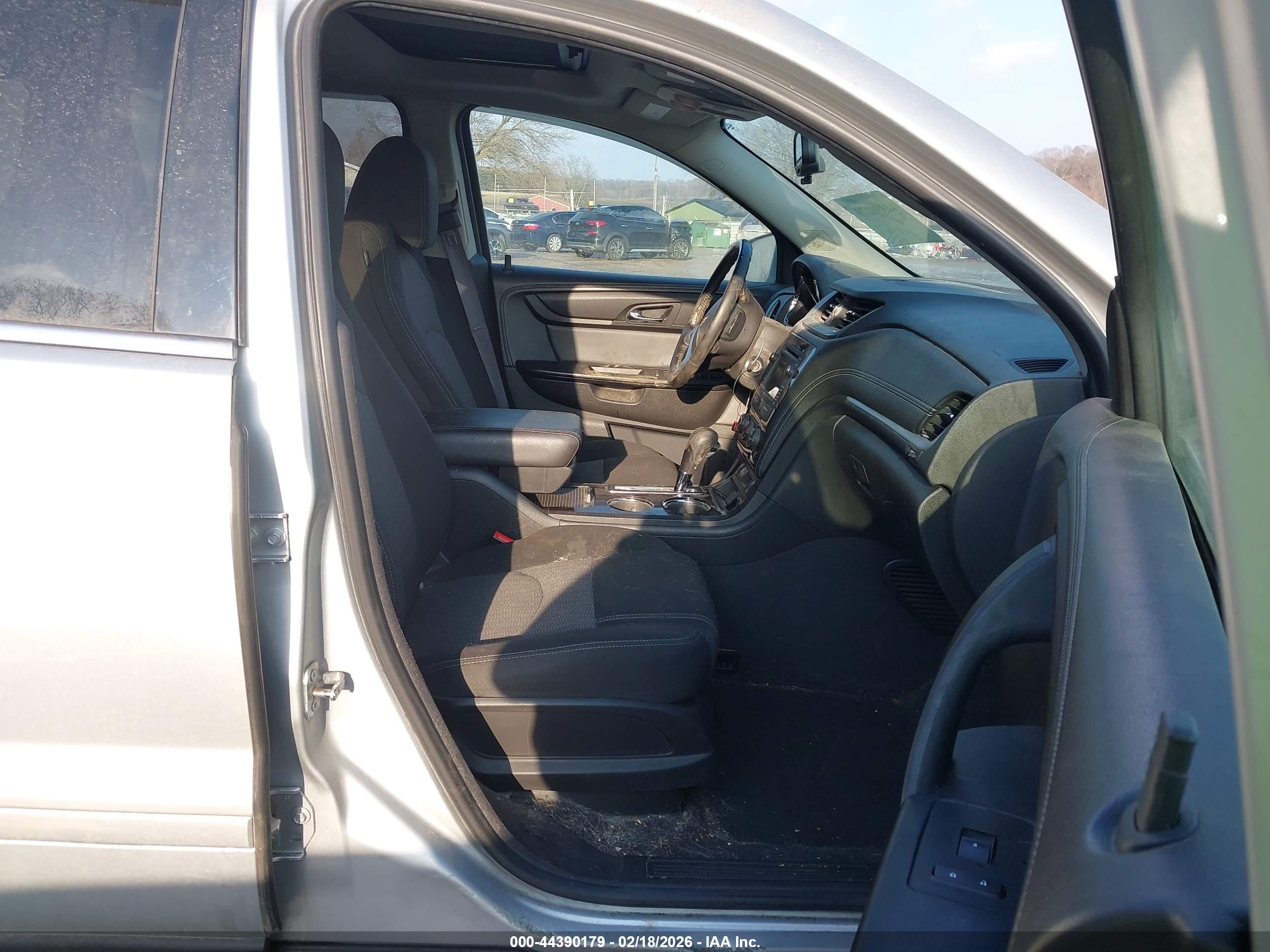 CHEVROLET TRAVERSE image 5