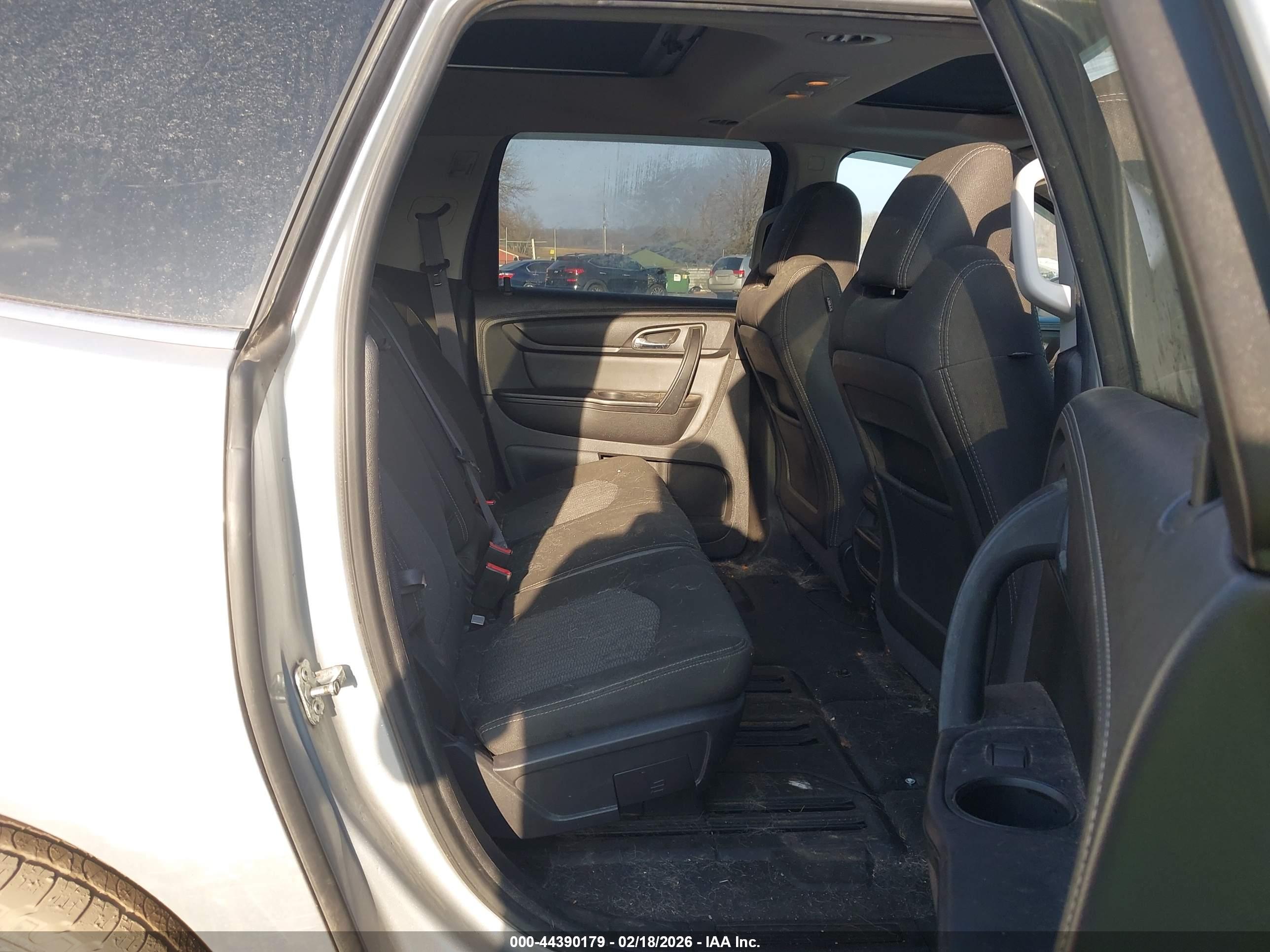 CHEVROLET TRAVERSE image 8