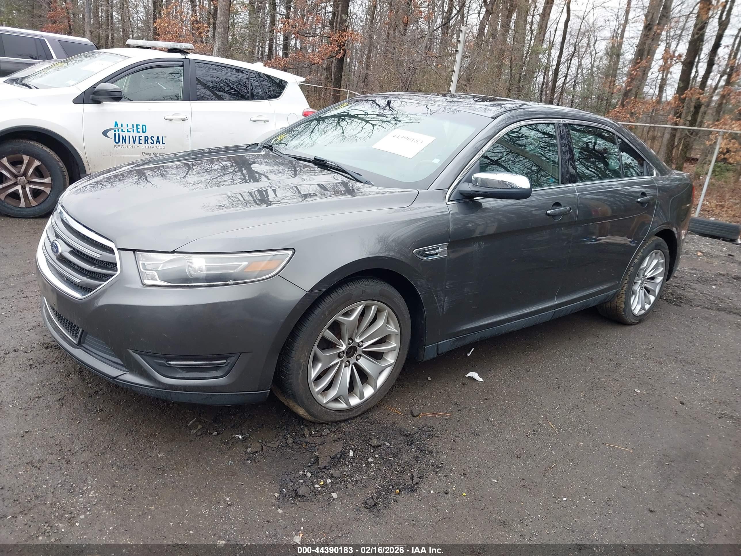 FORD TAURUS image 2