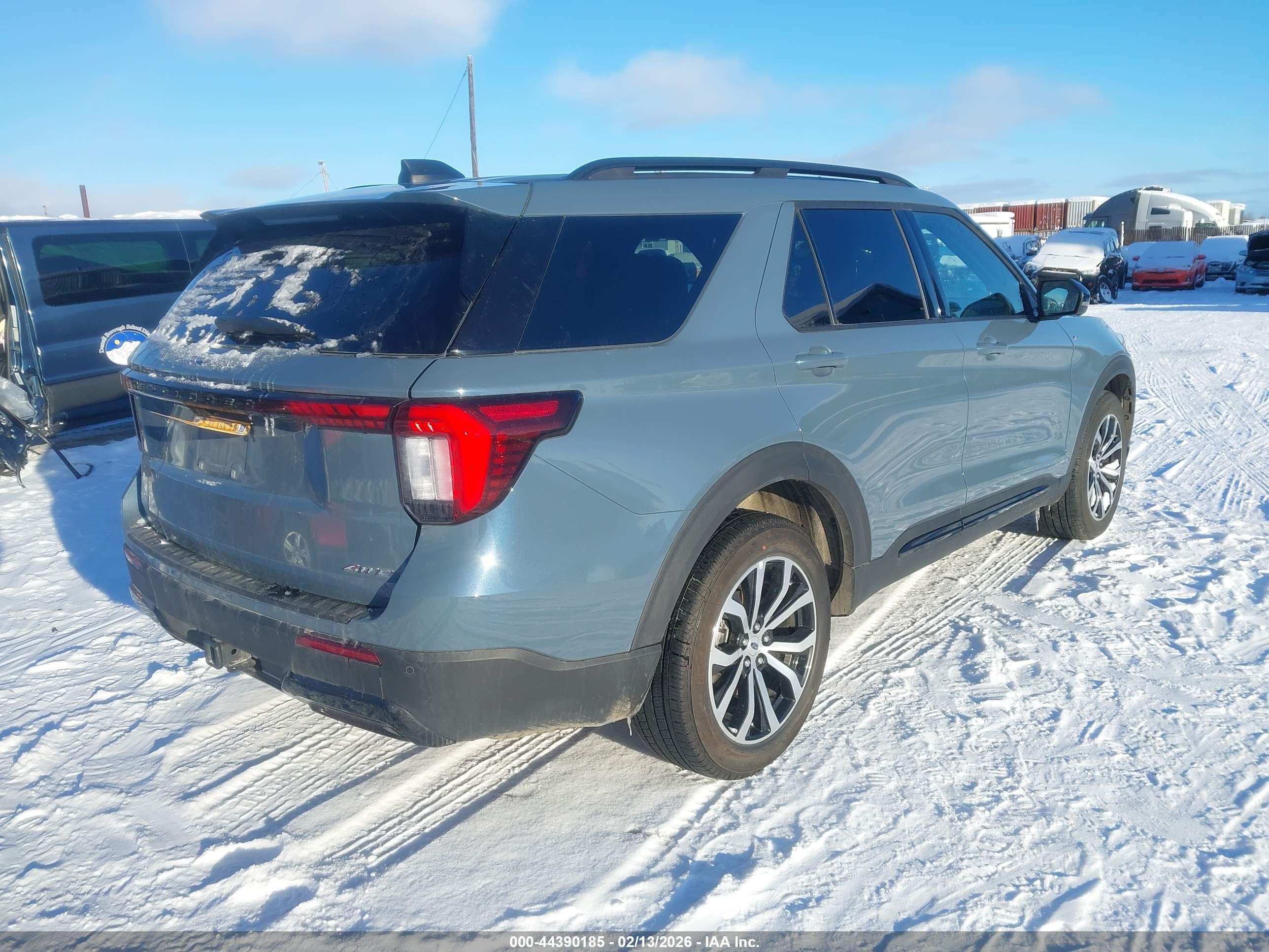 FORD EXPLORER image 4