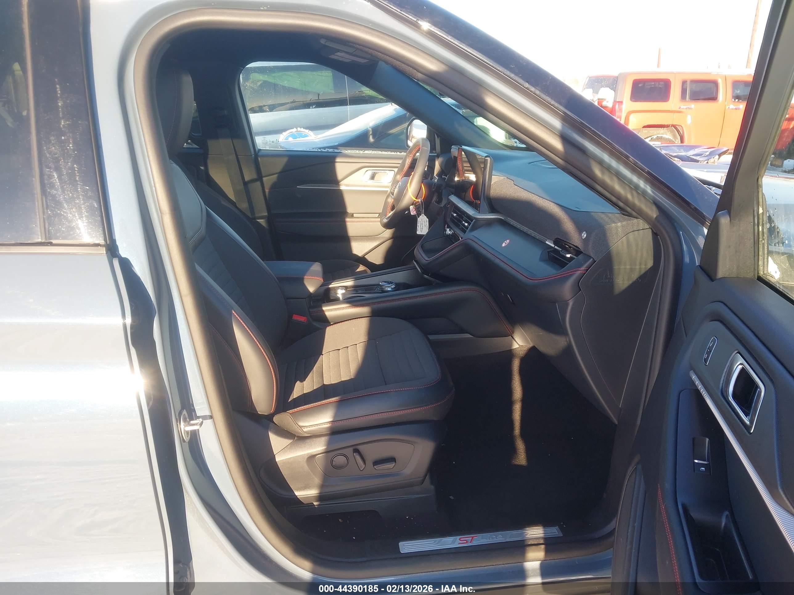 FORD EXPLORER image 5