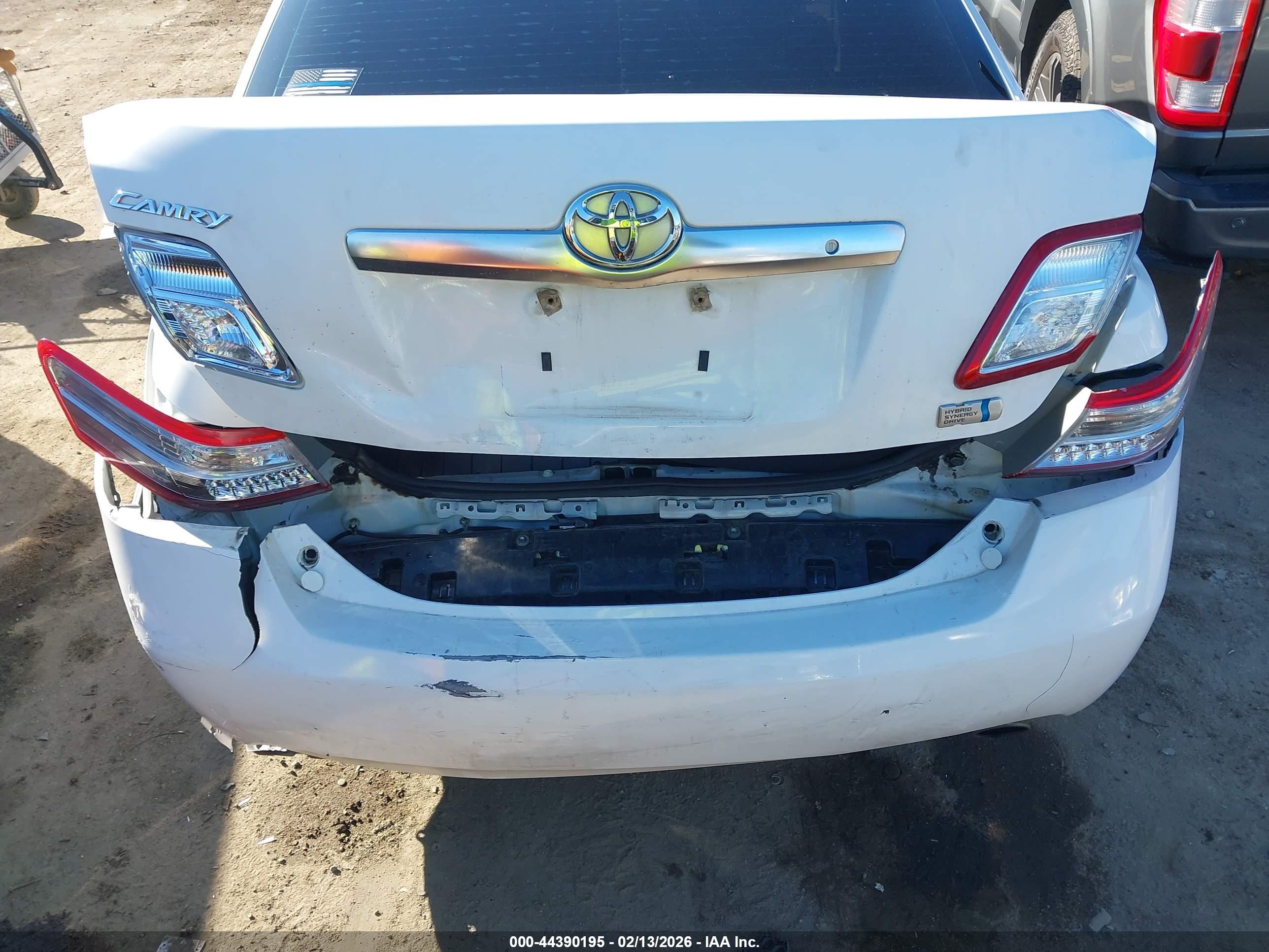 TOYOTA CAMRY image 6