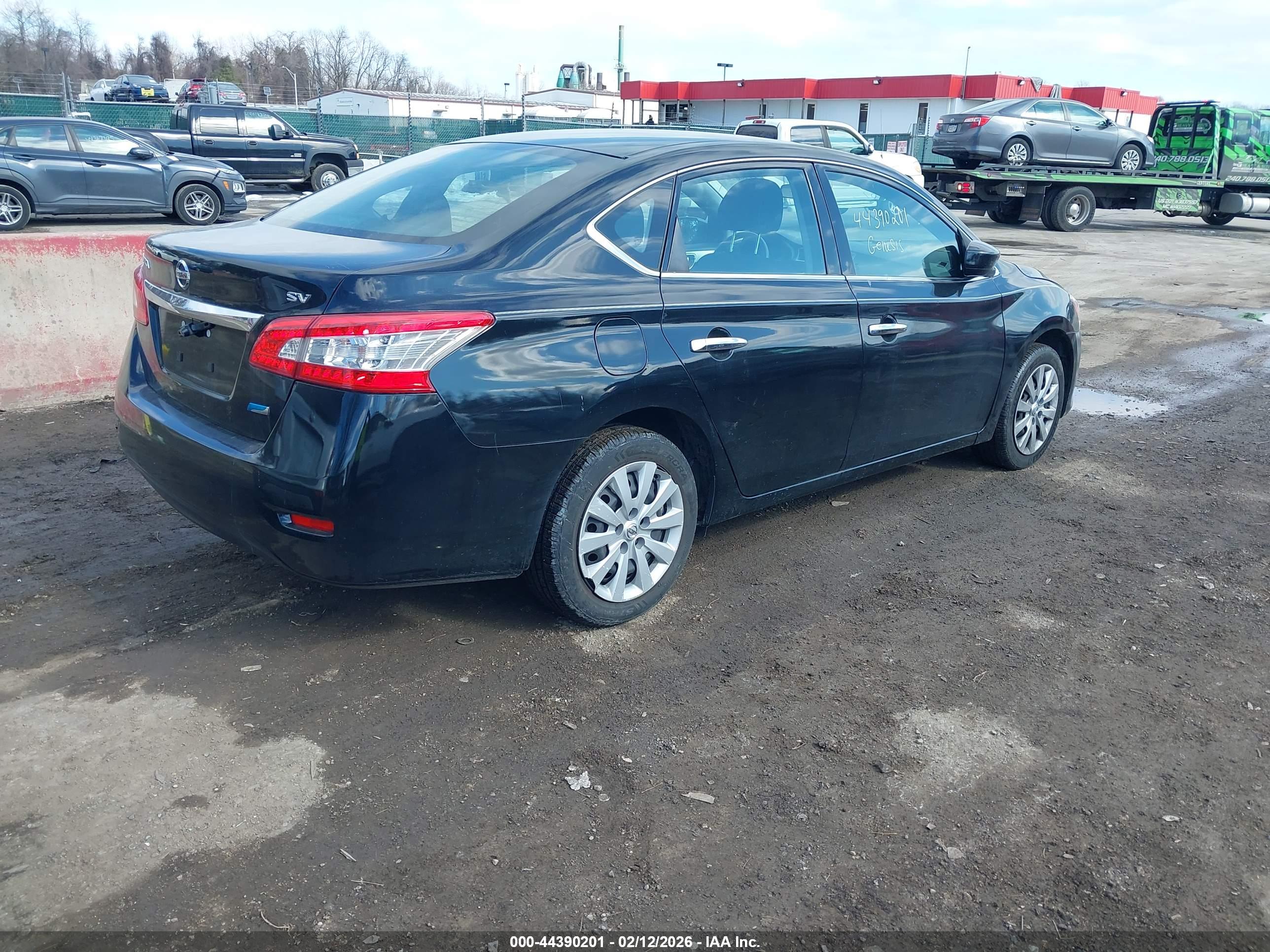 NISSAN SENTRA image 4