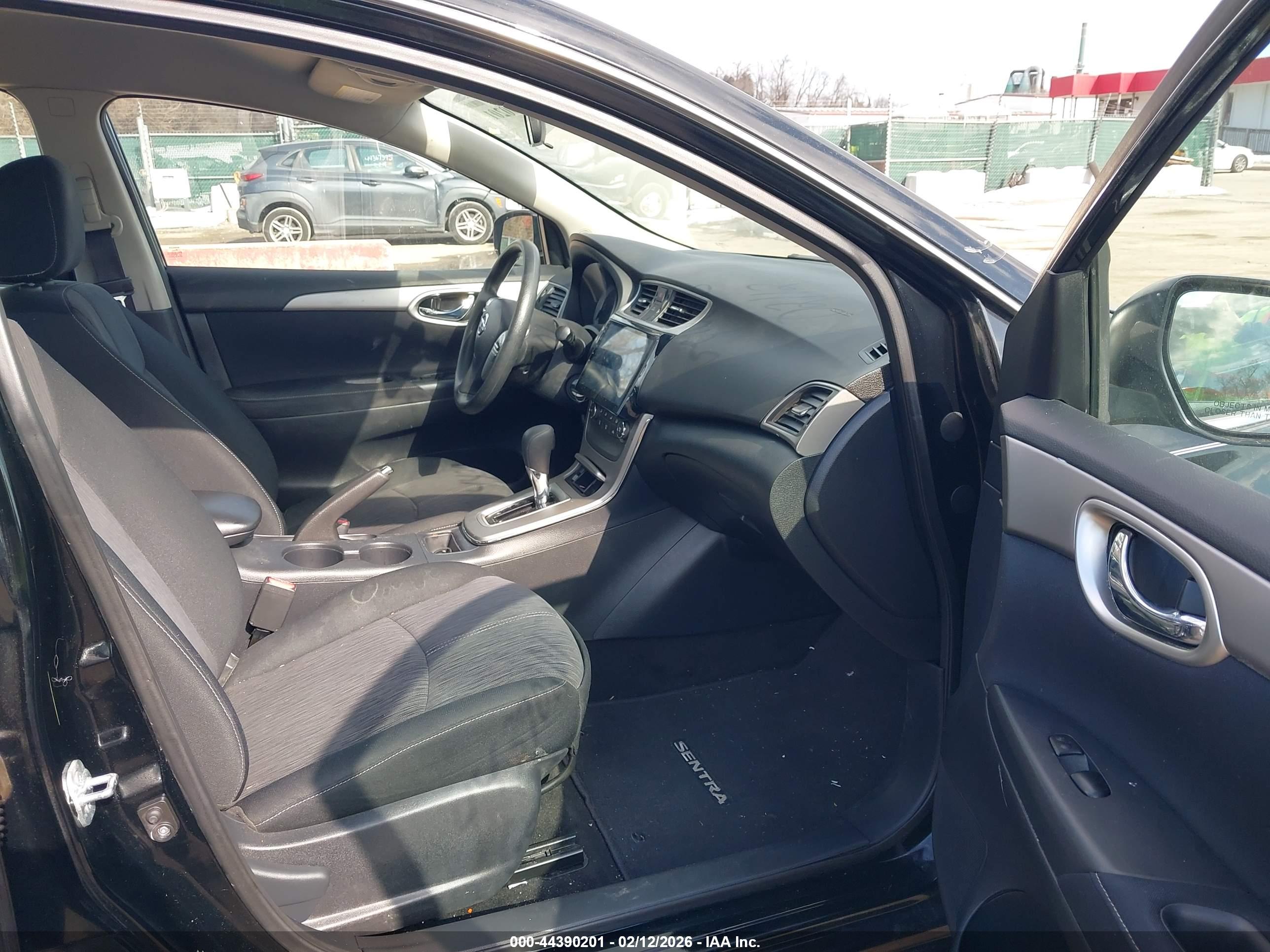 NISSAN SENTRA image 5
