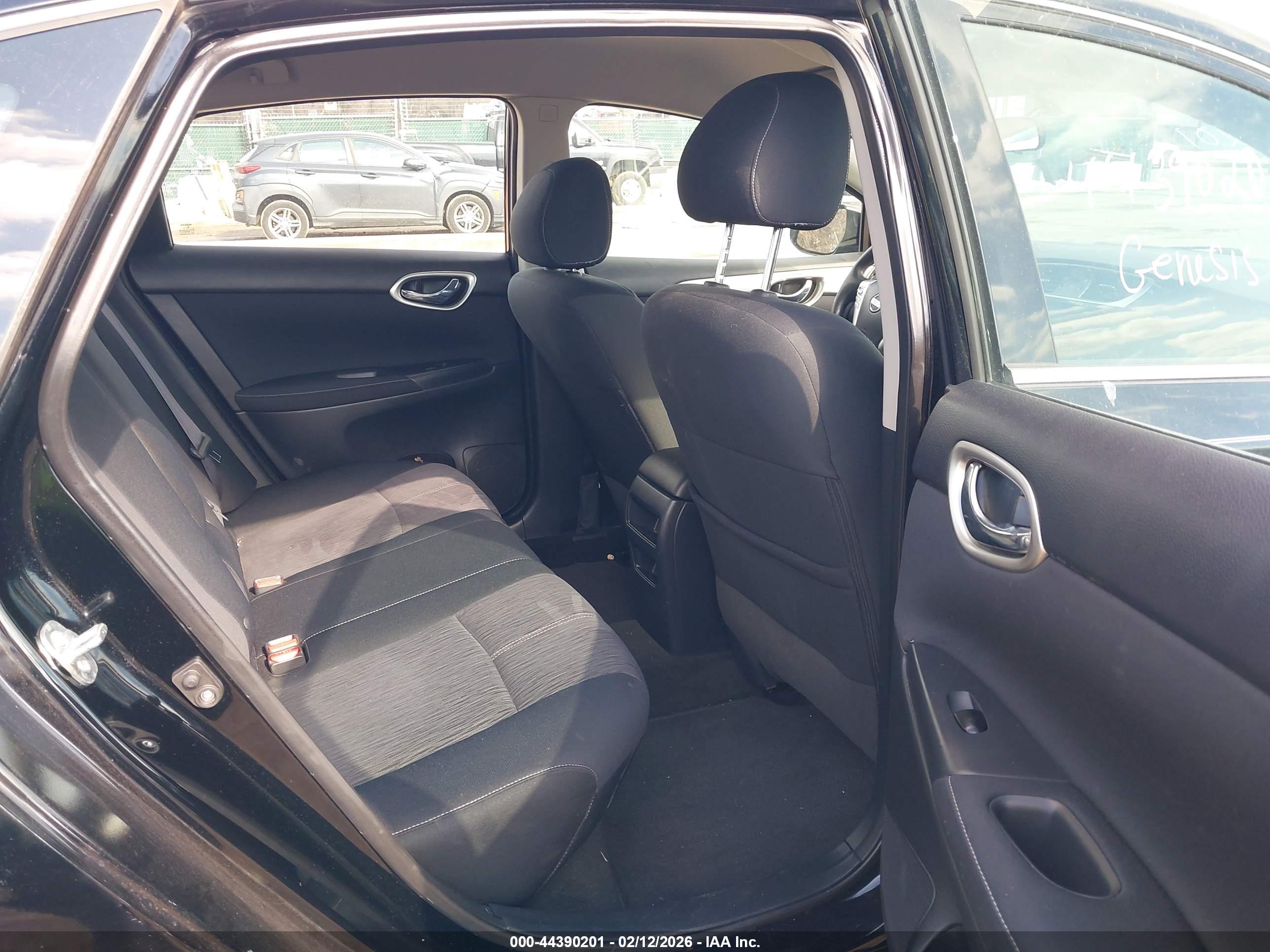 NISSAN SENTRA image 8