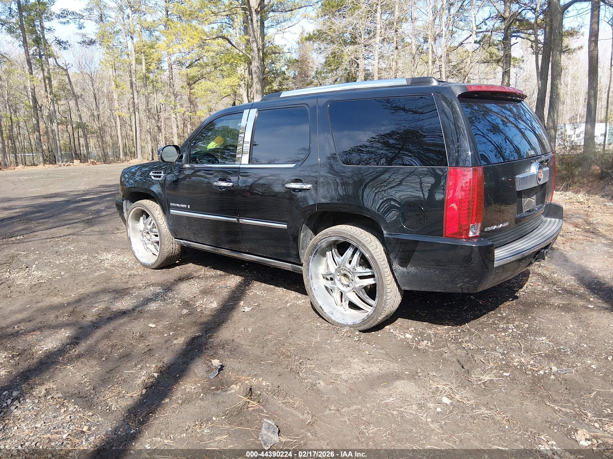 CADILLAC ESCALADE image 3