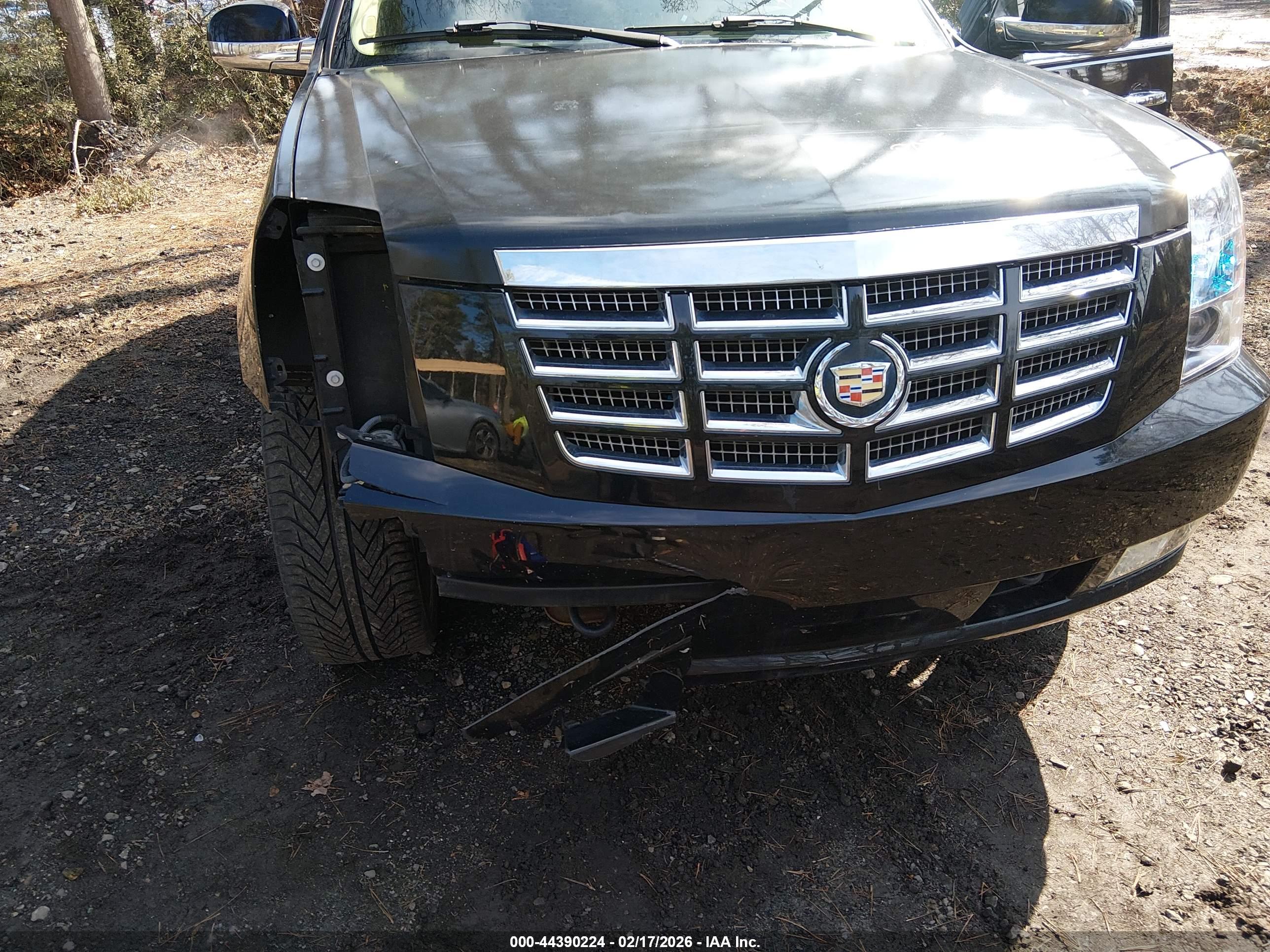 CADILLAC ESCALADE image 6