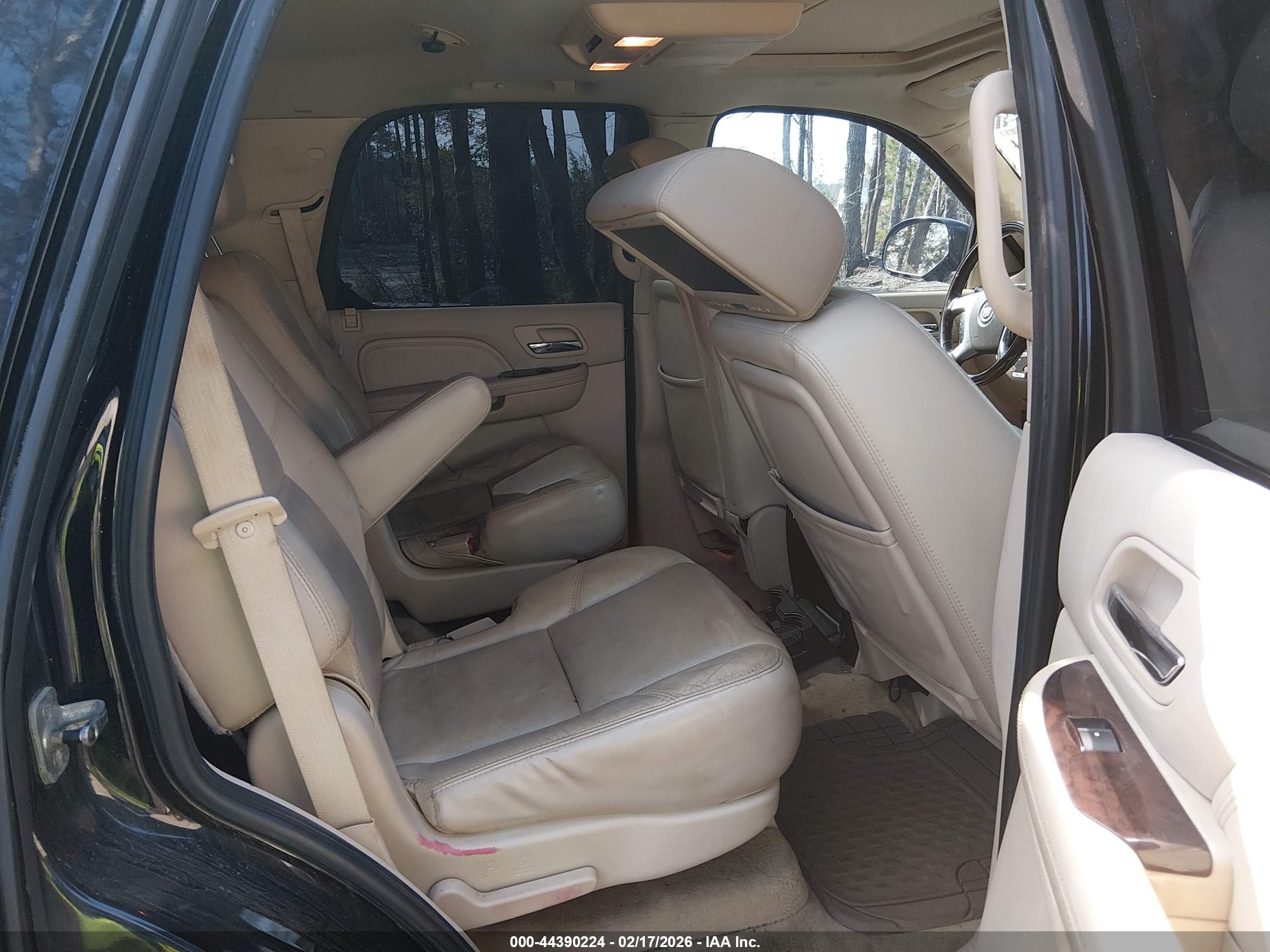 CADILLAC ESCALADE image 8