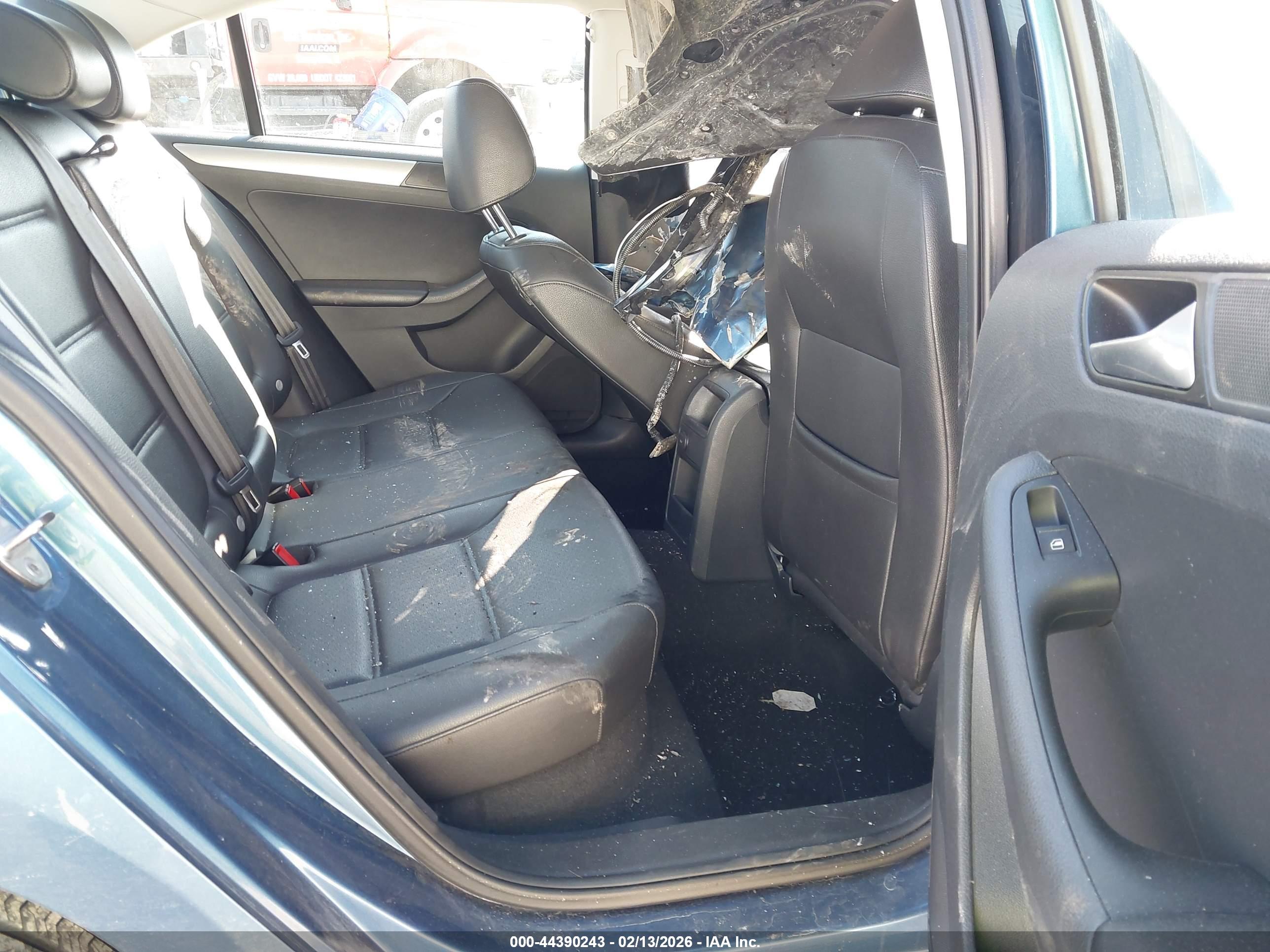 VOLKSWAGEN JETTA image 8