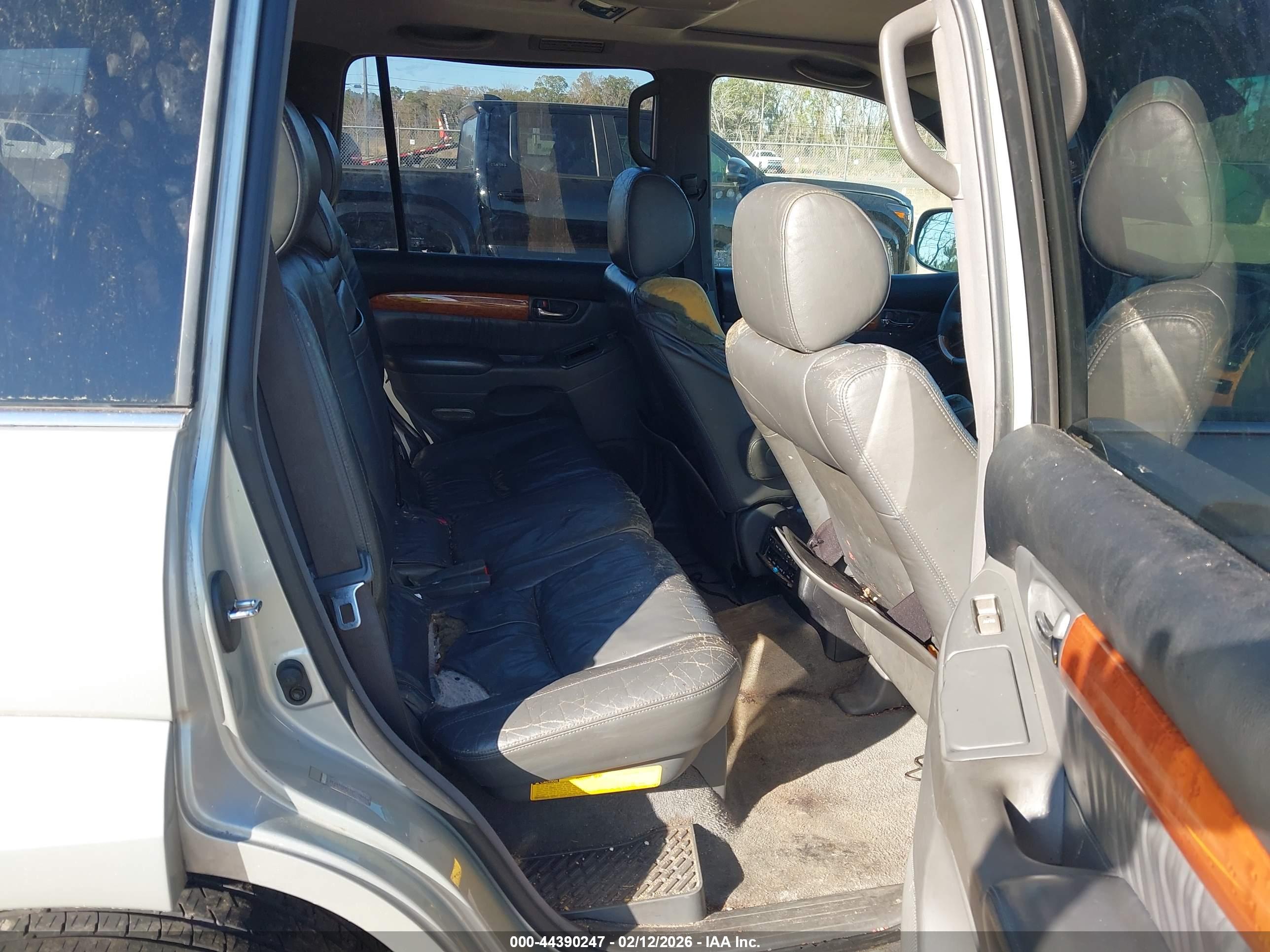 LEXUS GX image 8