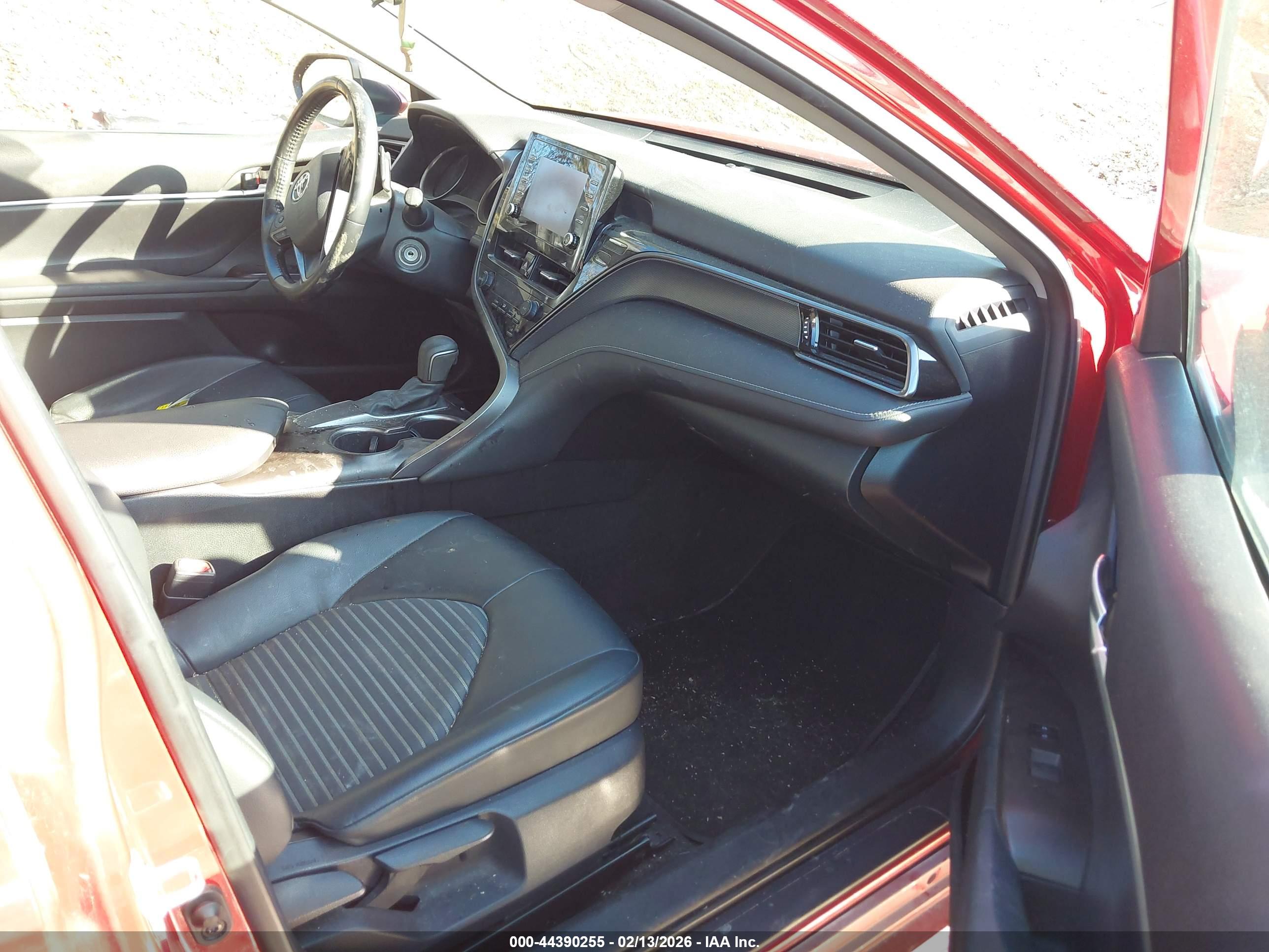 TOYOTA CAMRY image 5
