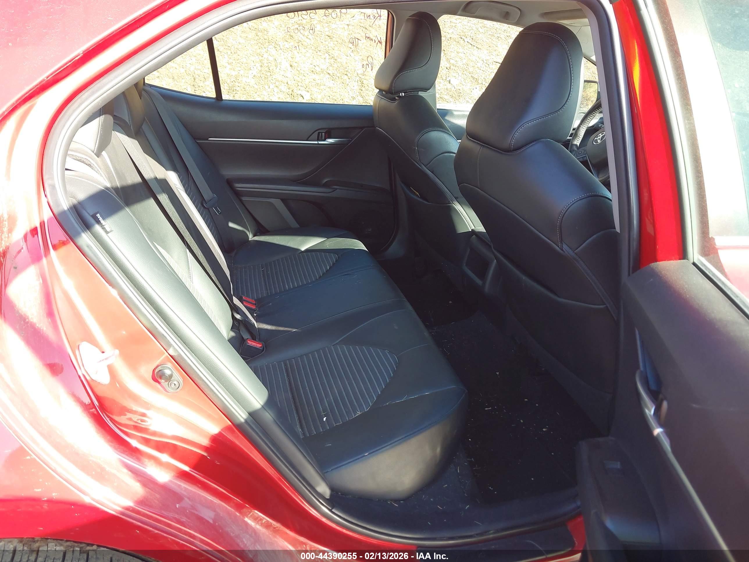 TOYOTA CAMRY image 8