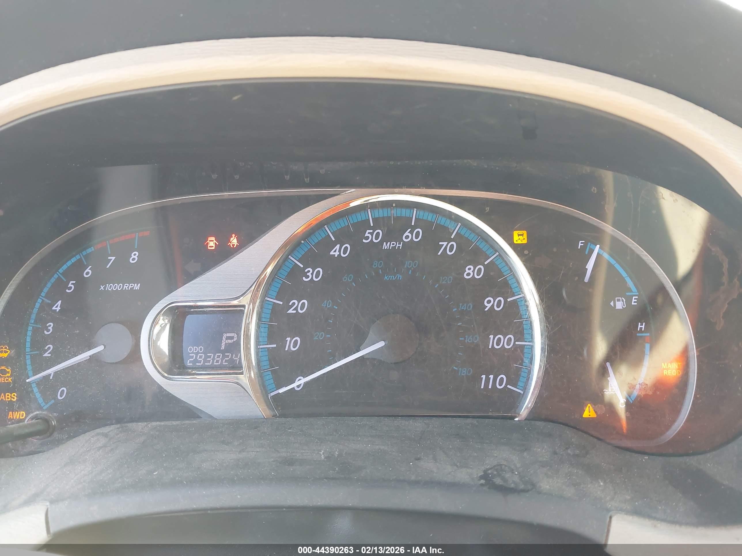 TOYOTA SIENNA image 7