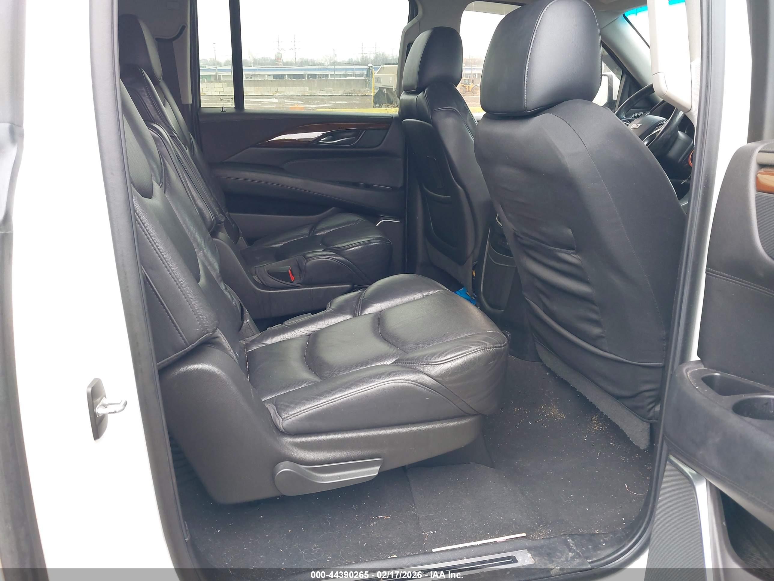 CADILLAC ESCALADE image 8
