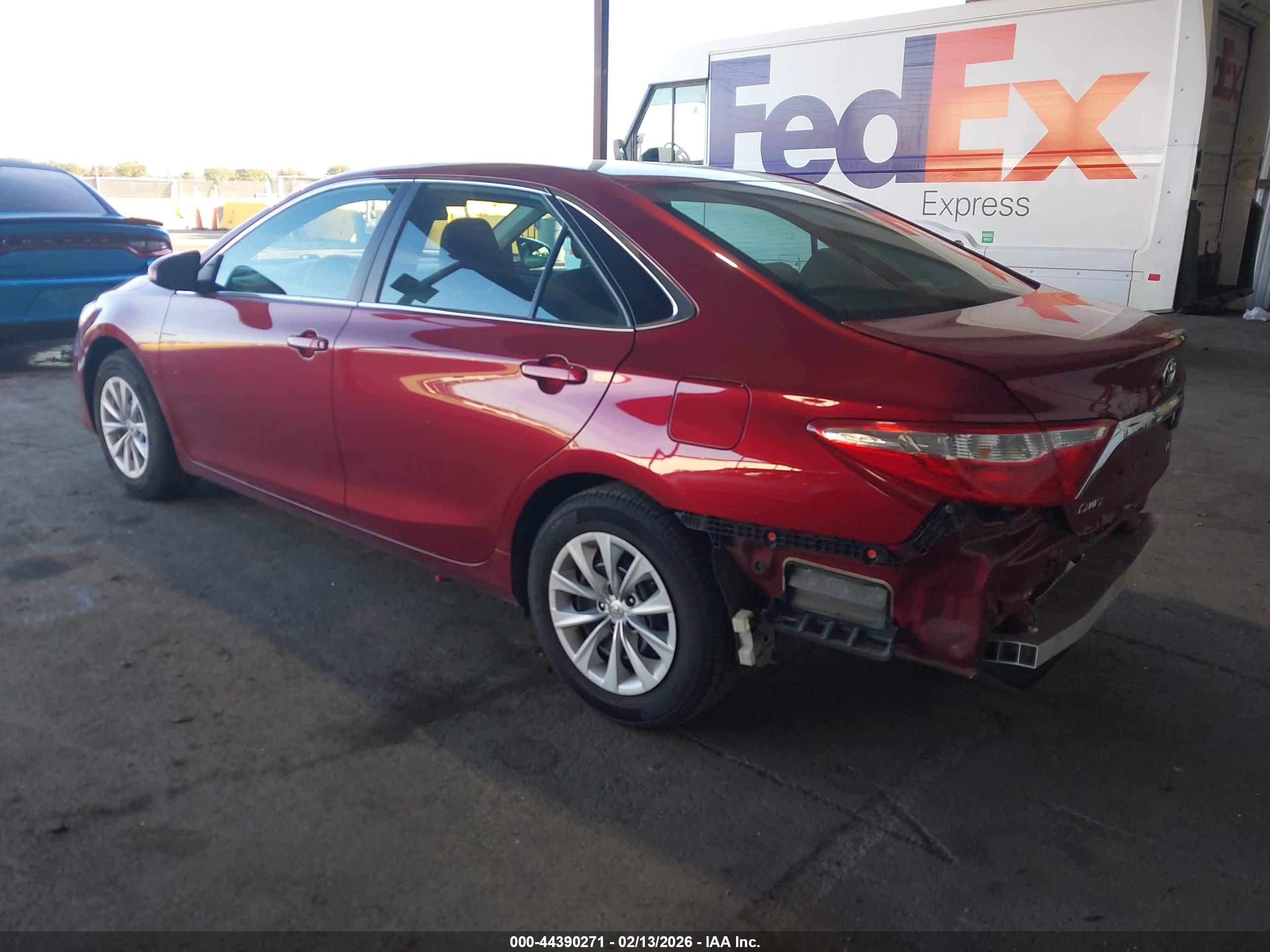 TOYOTA CAMRY image 3