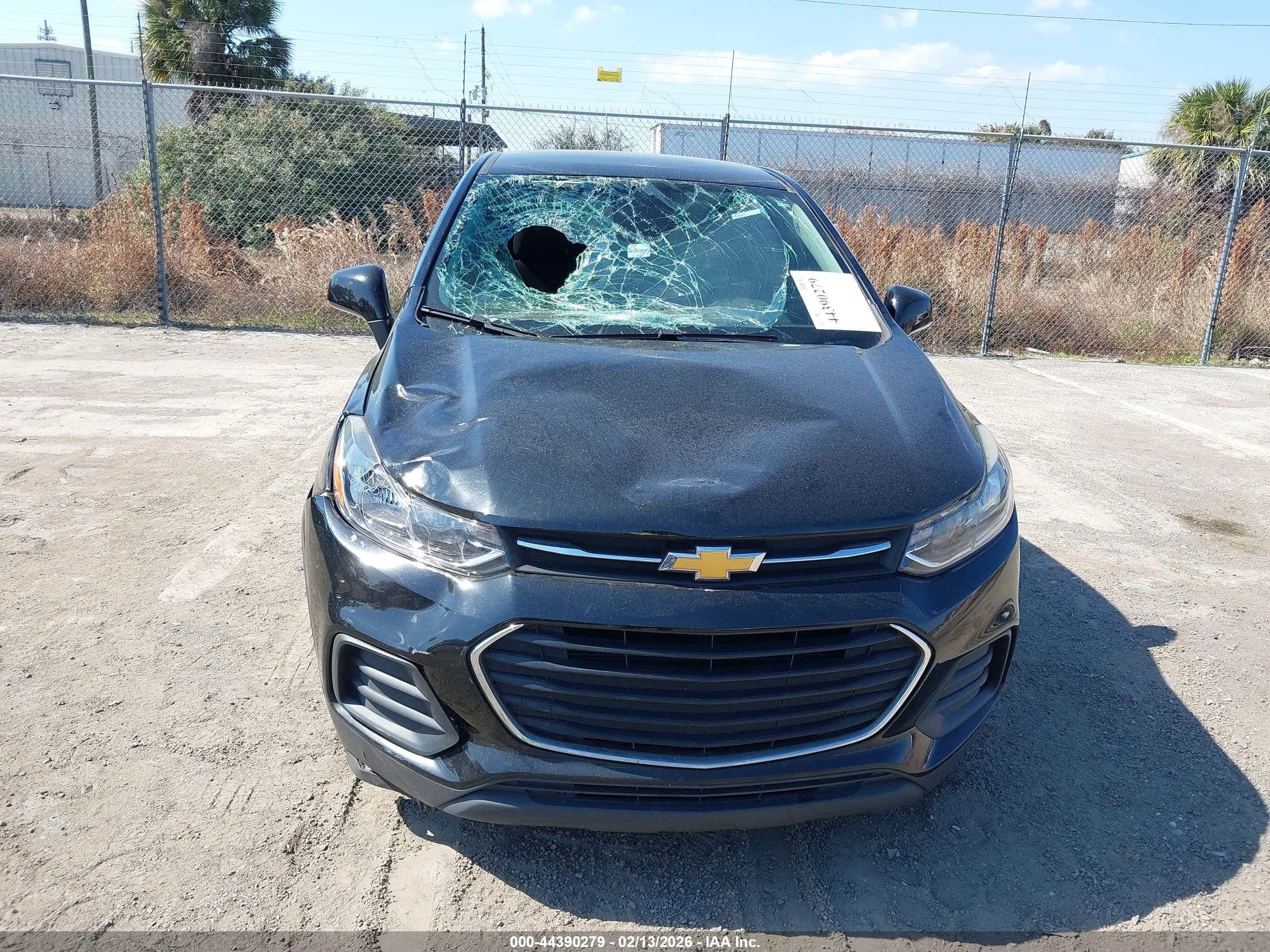 CHEVROLET TRAX image 6