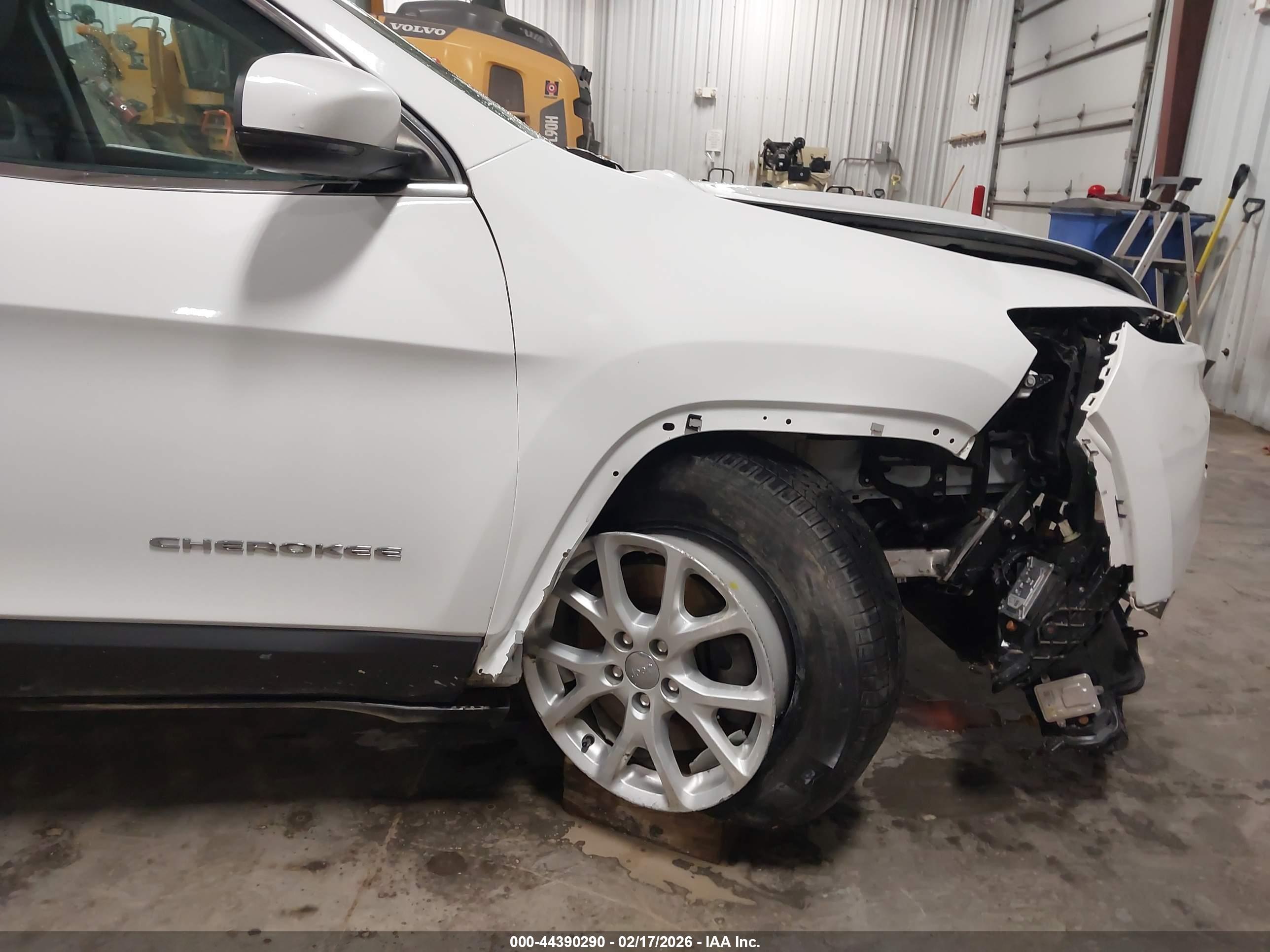 JEEP CHEROKEE image 6