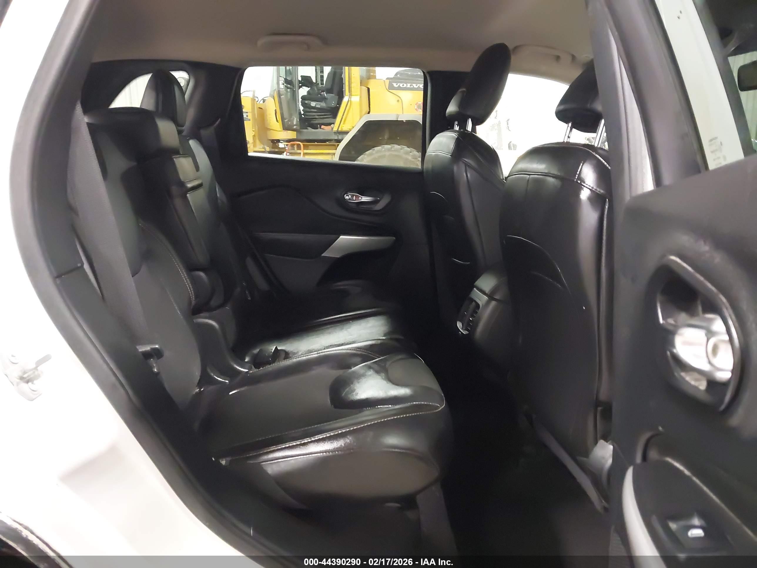 JEEP CHEROKEE image 8