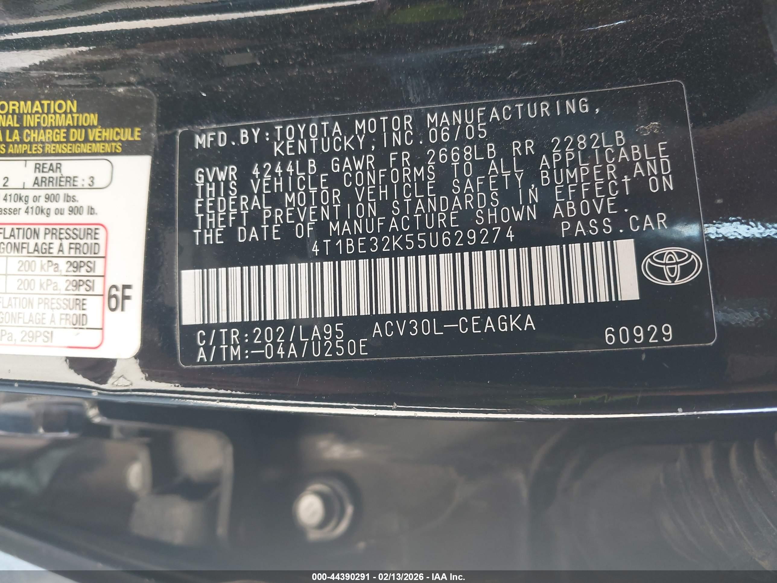 TOYOTA CAMRY image 9