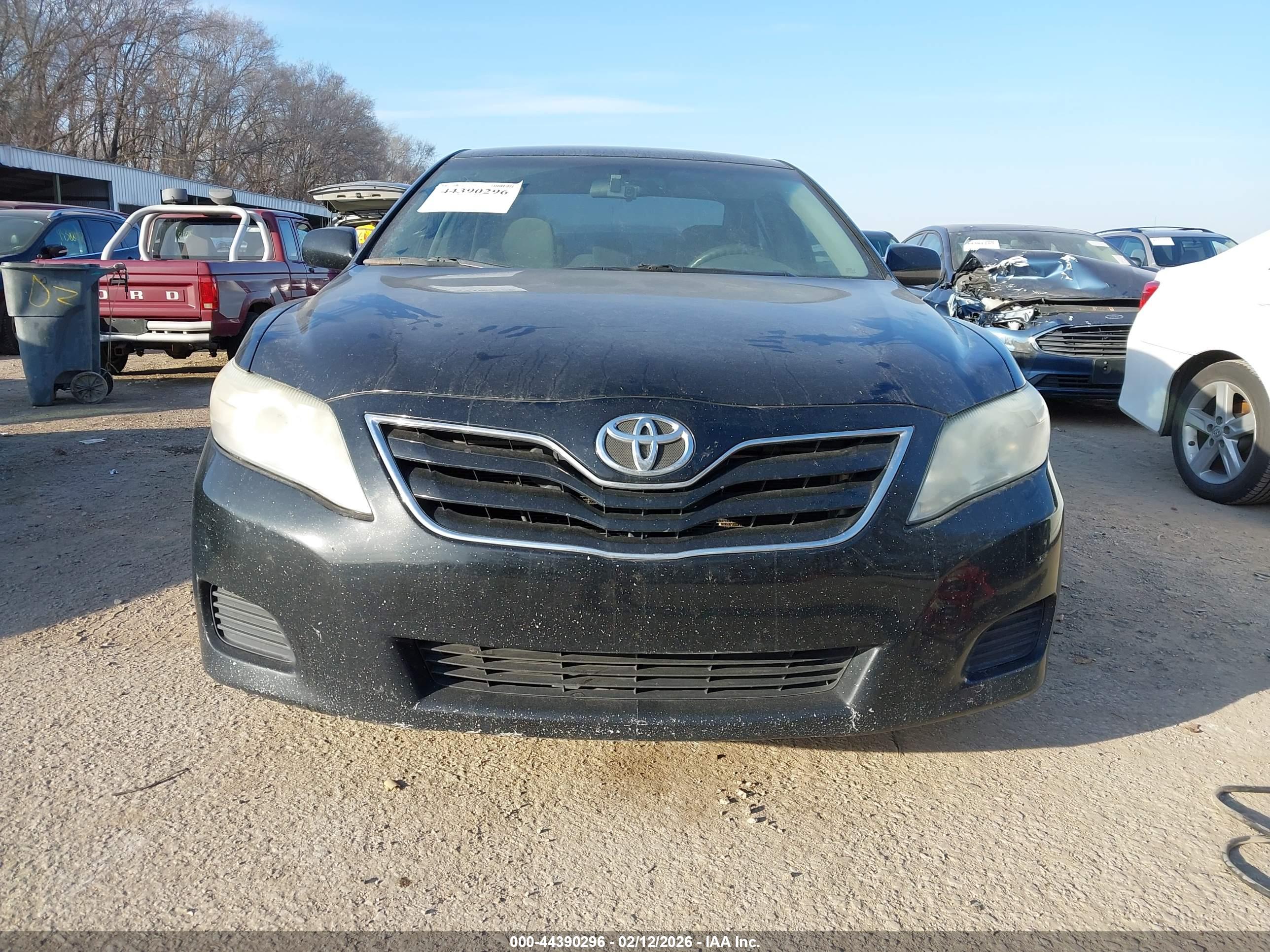 TOYOTA CAMRY image 6